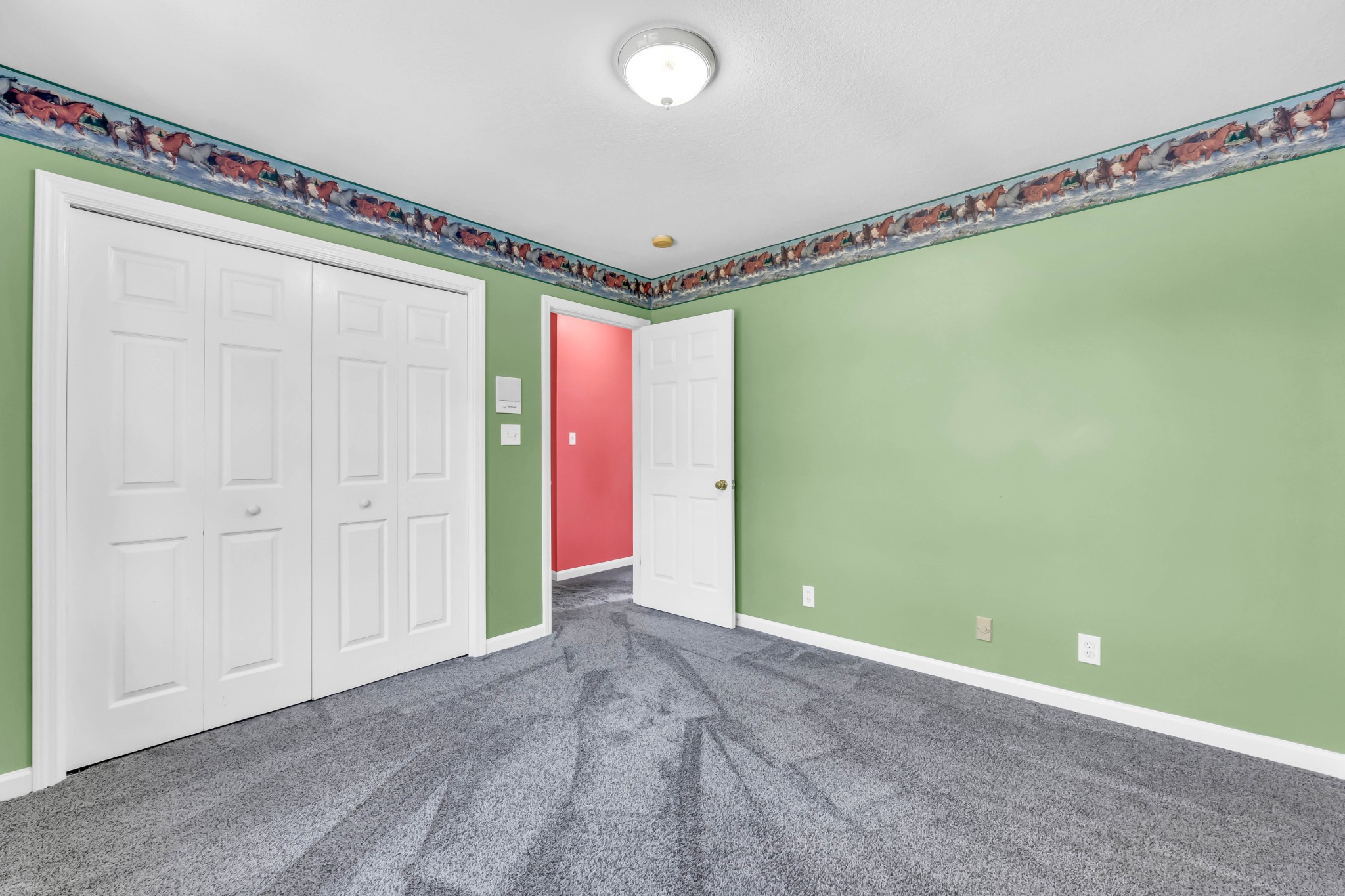 Clarksville, Tennessee, 37043, United States, 4 Bedrooms Bedrooms, ,4 BathroomsBathrooms,Residential,For Sale,1989948