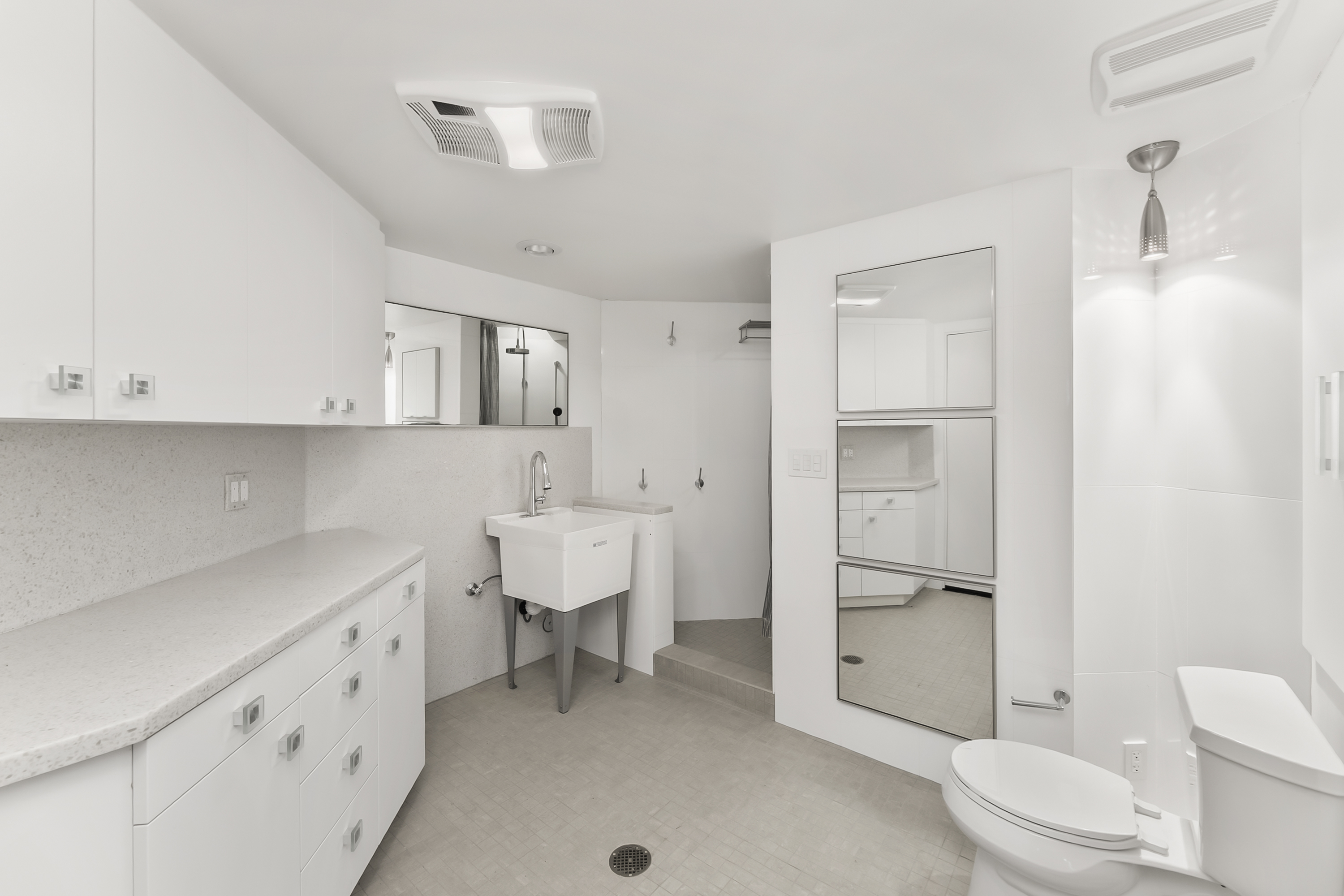  River Views • Pool • A Striking Estate That Makes a Statement - 物件實景