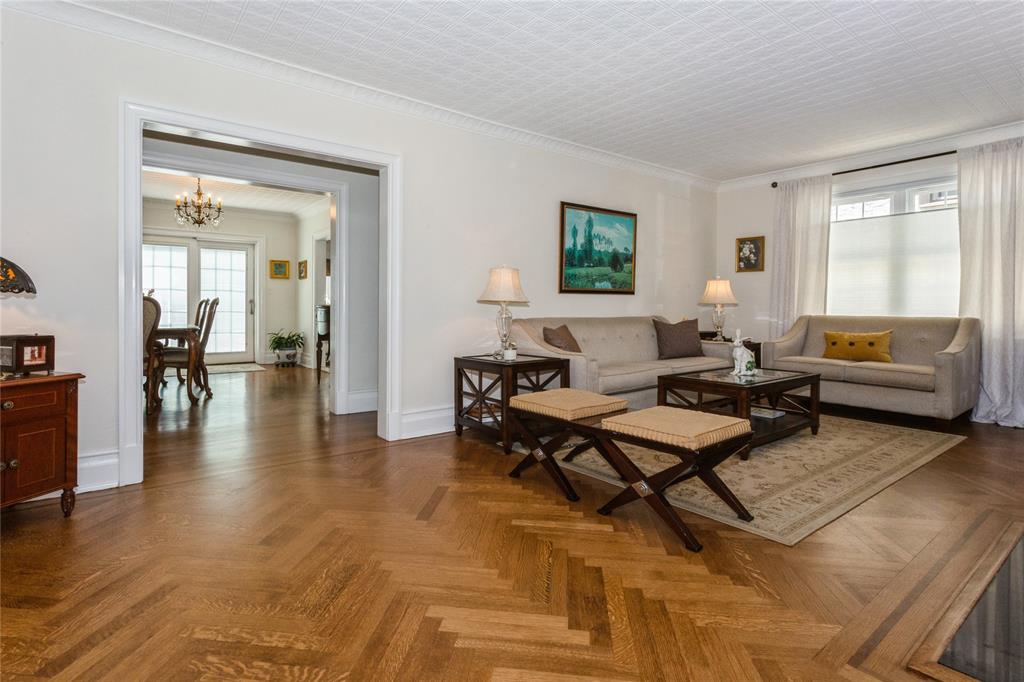 Floral Park, New York, 11001, United States, 3 Bedrooms Bedrooms, ,2 BathroomsBathrooms,Residential,For Sale,1798348