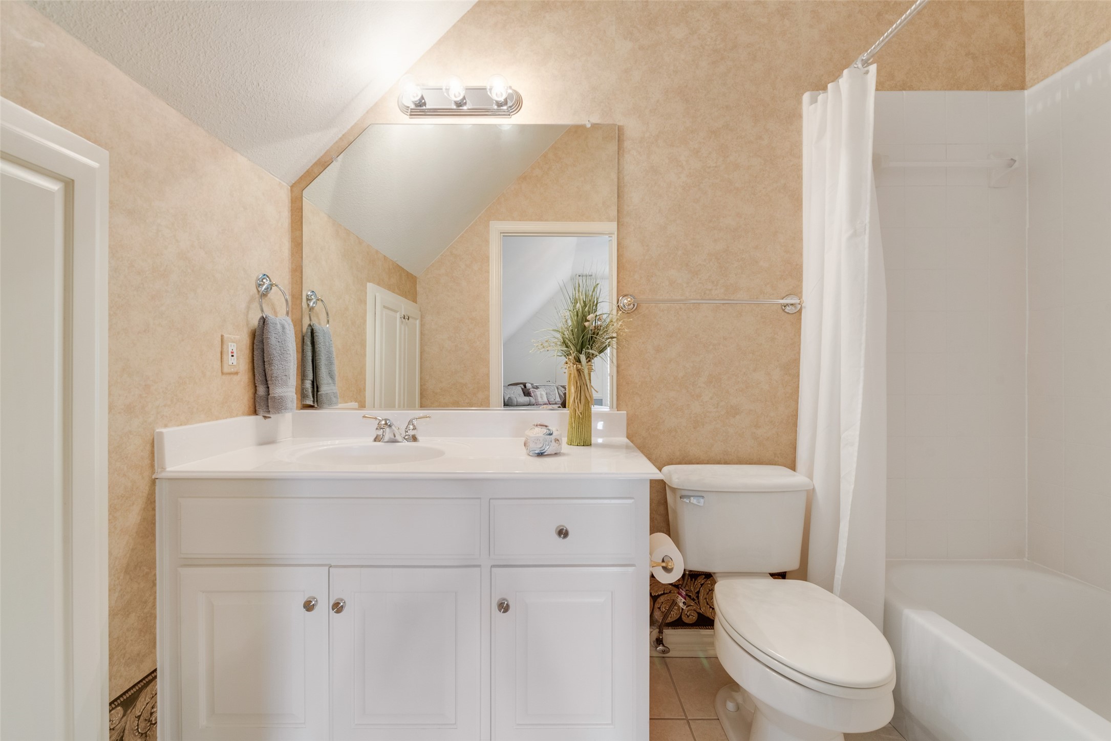 Heath, Texas, 75032, United States, 5 Bedrooms Bedrooms, ,4 BathroomsBathrooms,Residential,For Sale,1847303