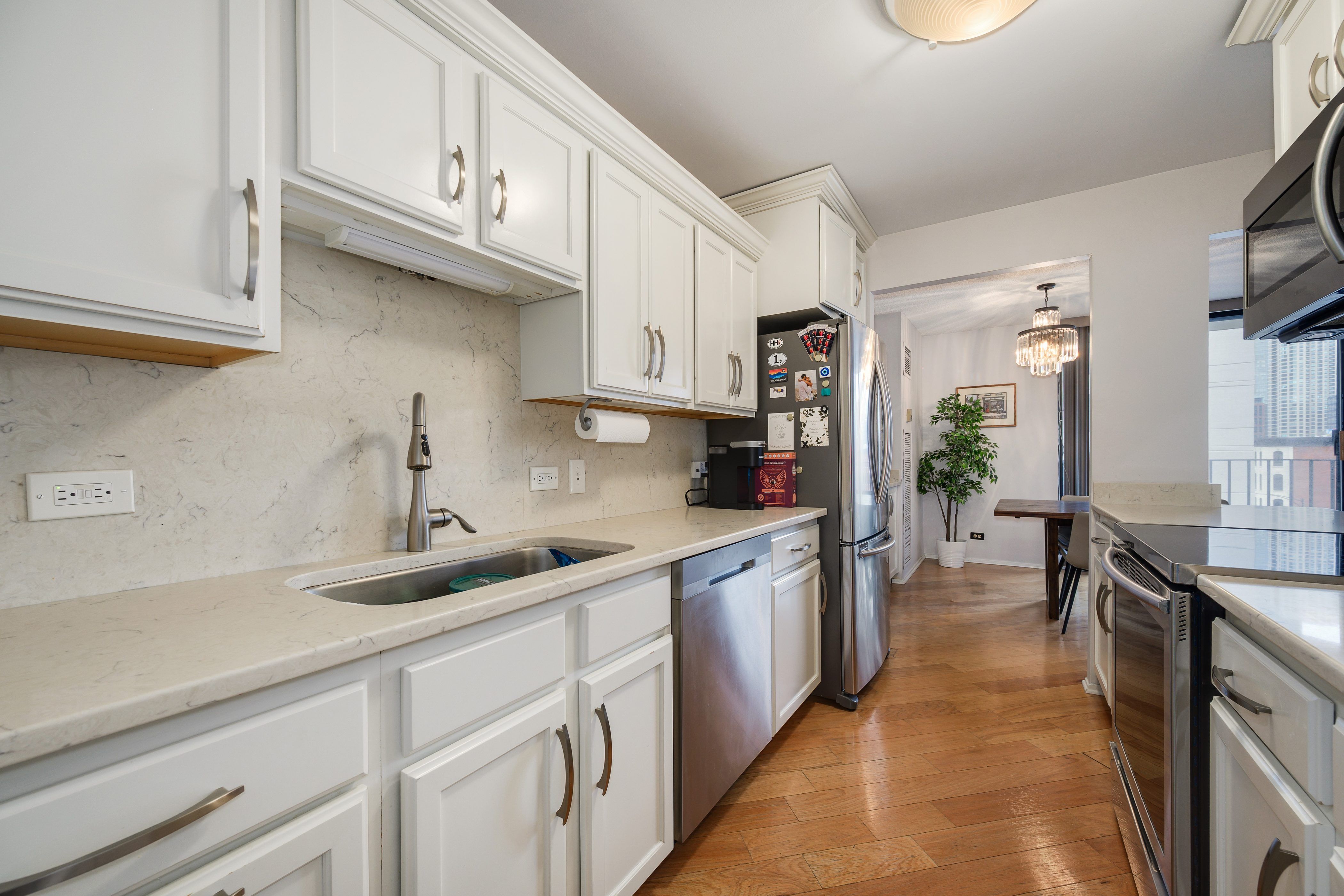  Corner Condo in River North