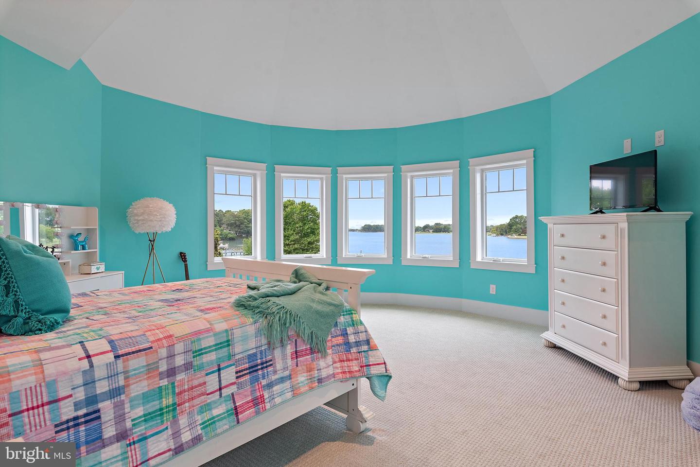 Queenstown, Maryland, 21658, United States, 5 Bedrooms Bedrooms, ,5 BathroomsBathrooms,Residential,For Sale,1907636
