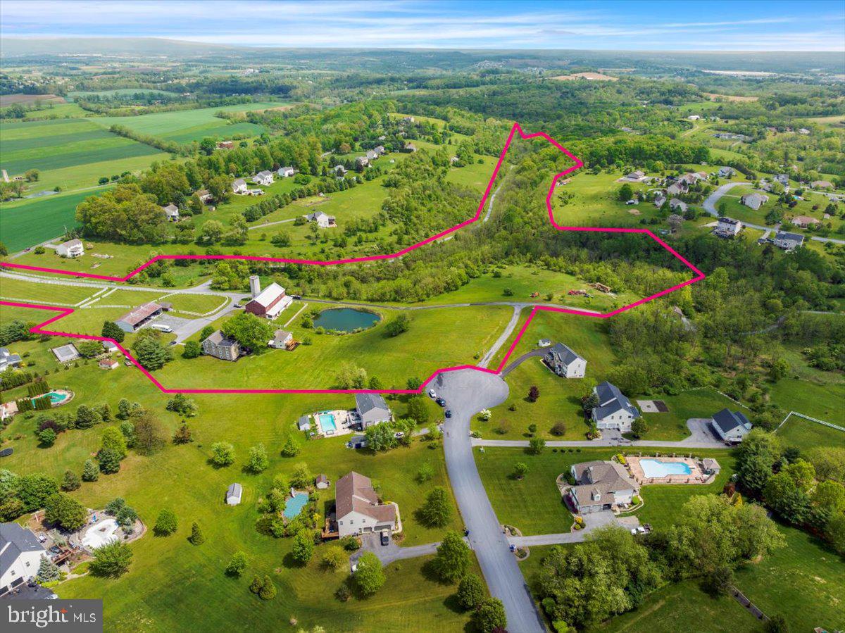 Mohrsville, Pennsylvania, 19541, United States, 4 Bedrooms Bedrooms, ,2 BathroomsBathrooms,Residential,For Sale,1827431