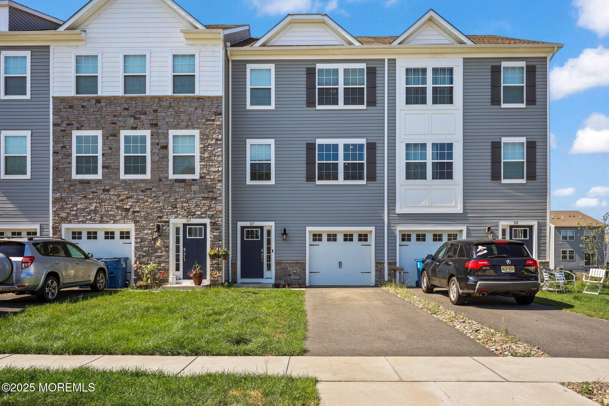 Jackson, New Jersey, 08527, United States, 3 Bedrooms Bedrooms, ,4 BathroomsBathrooms,Residential,For Sale,1979150