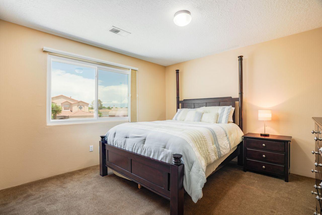 Albuquerque, New Mexico, 87114, United States, 5 Bedrooms Bedrooms, ,4 BathroomsBathrooms,Residential,For Sale,1890374