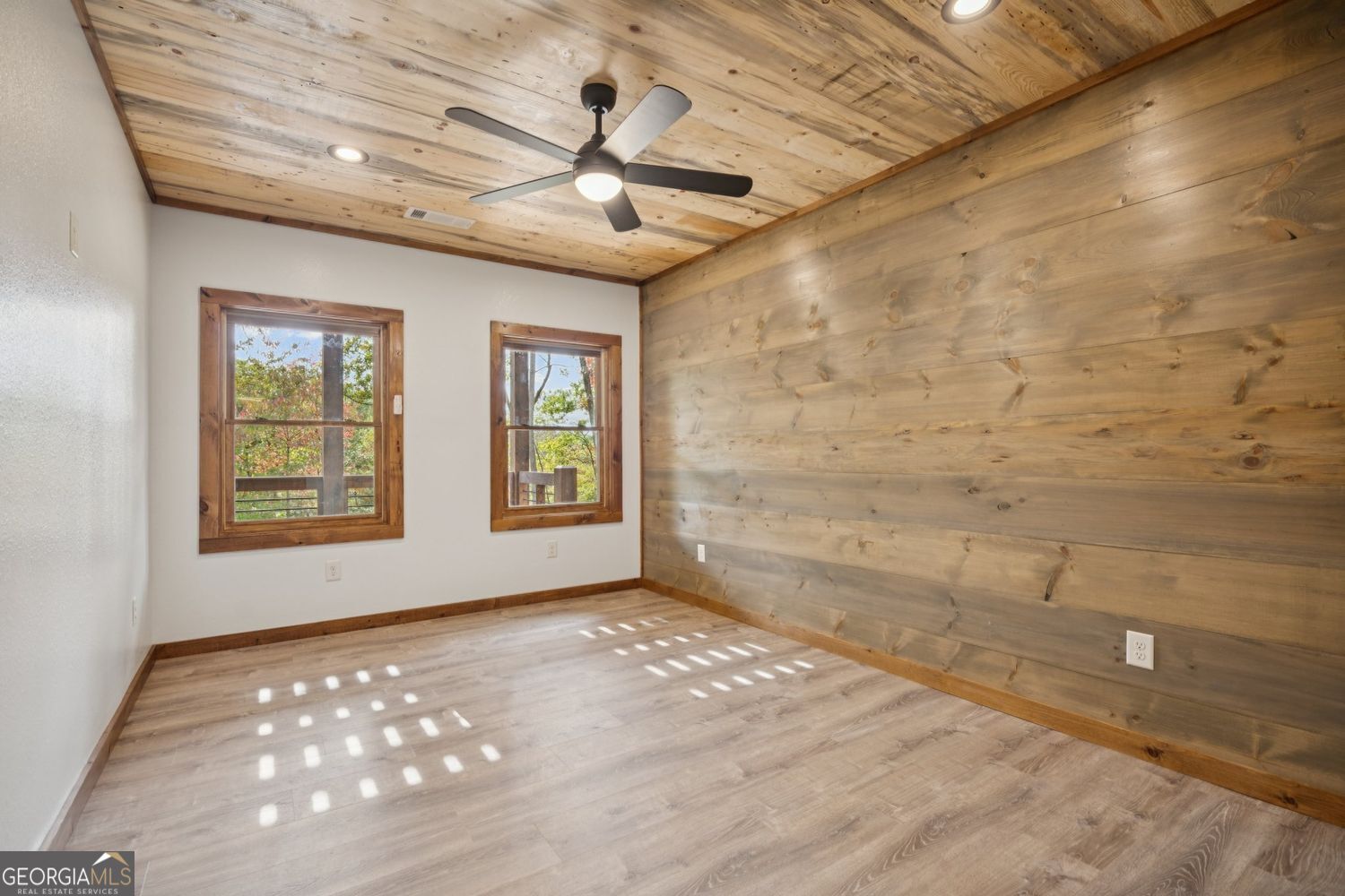 Mineral Bluff, Georgia, 30559, United States, 4 Bedrooms Bedrooms, ,4 BathroomsBathrooms,Residential,For Sale,1962222