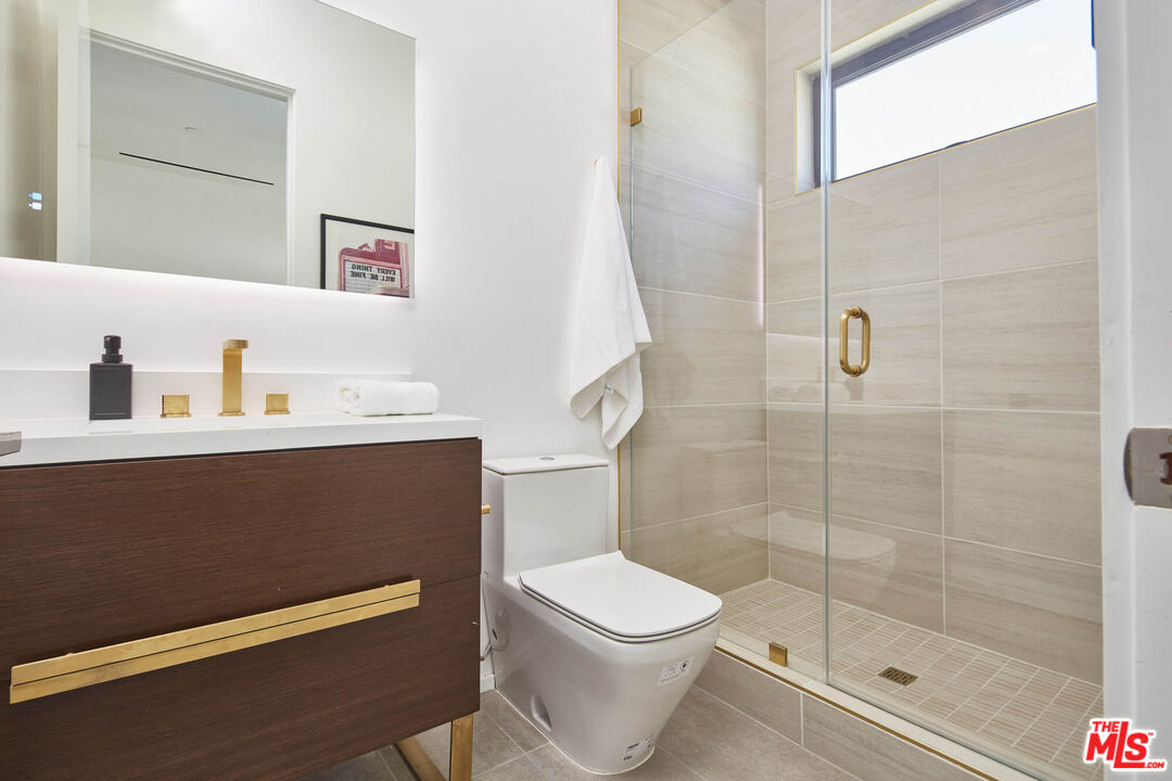 Culver City, California, 90230, United States, 4 Bedrooms Bedrooms, ,7 BathroomsBathrooms,Residential,For Sale,1804248
