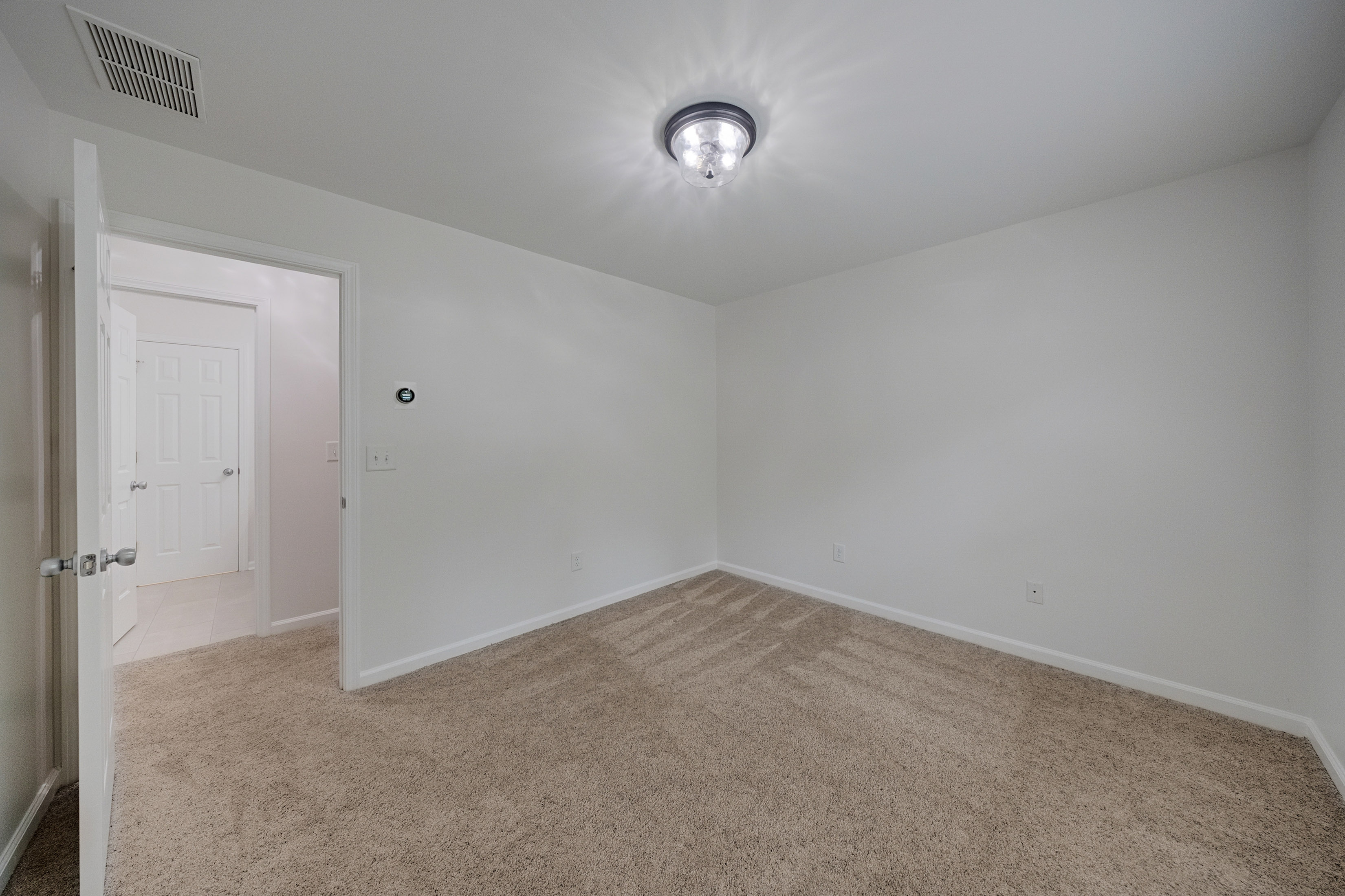  Stunning Craftsman-Style Home Featuring a Desirable Primary Suite on Main Level - 物件實景