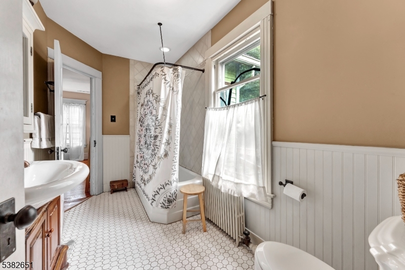 Califon Boro, New Jersey, 07830, United States, 3 Bedrooms Bedrooms, ,2 BathroomsBathrooms,Residential,For Sale,1958748