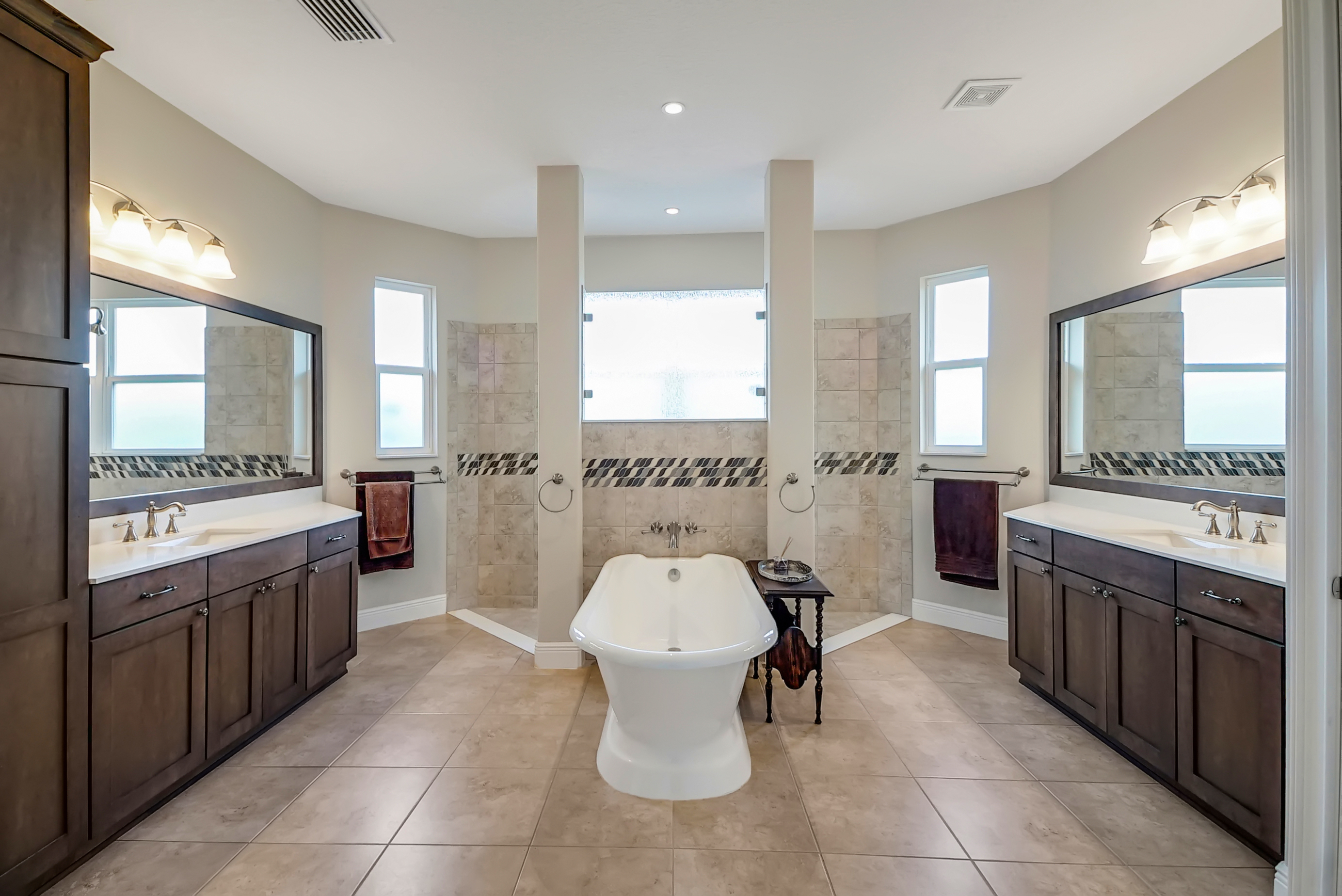 Lady Lake, Florida, 32159, United States, 4 Bedrooms Bedrooms, ,3 BathroomsBathrooms,Residential,For Sale,1945025