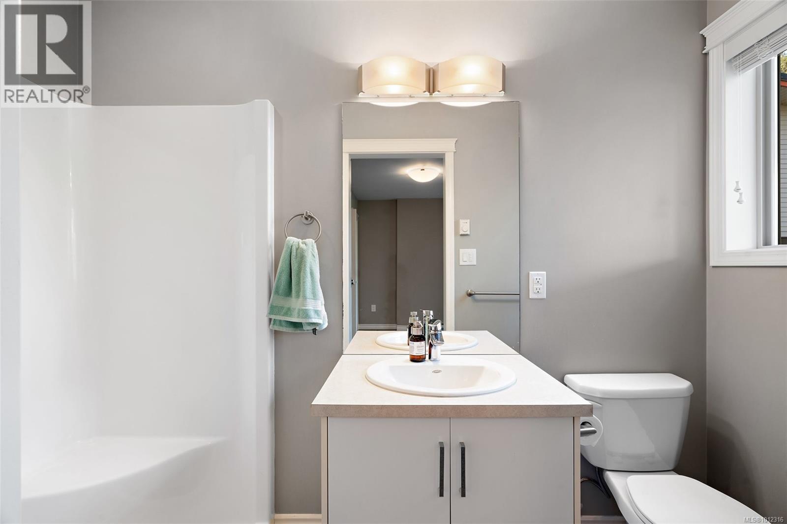 LANGFORD, British Columbia, V9B 3P3, CA, 4 Bedrooms Bedrooms, ,4 BathroomsBathrooms,Residential,For Sale,1946916