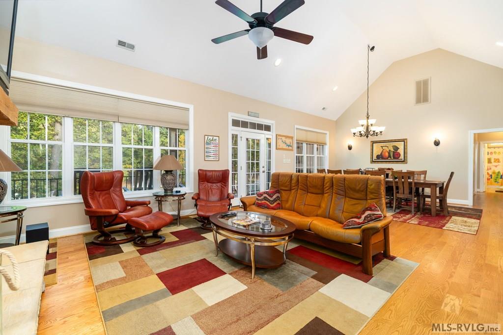 Boydton, Virginia, 23917, United States, 5 Bedrooms Bedrooms, ,4 BathroomsBathrooms,Residential,For Sale,1991597