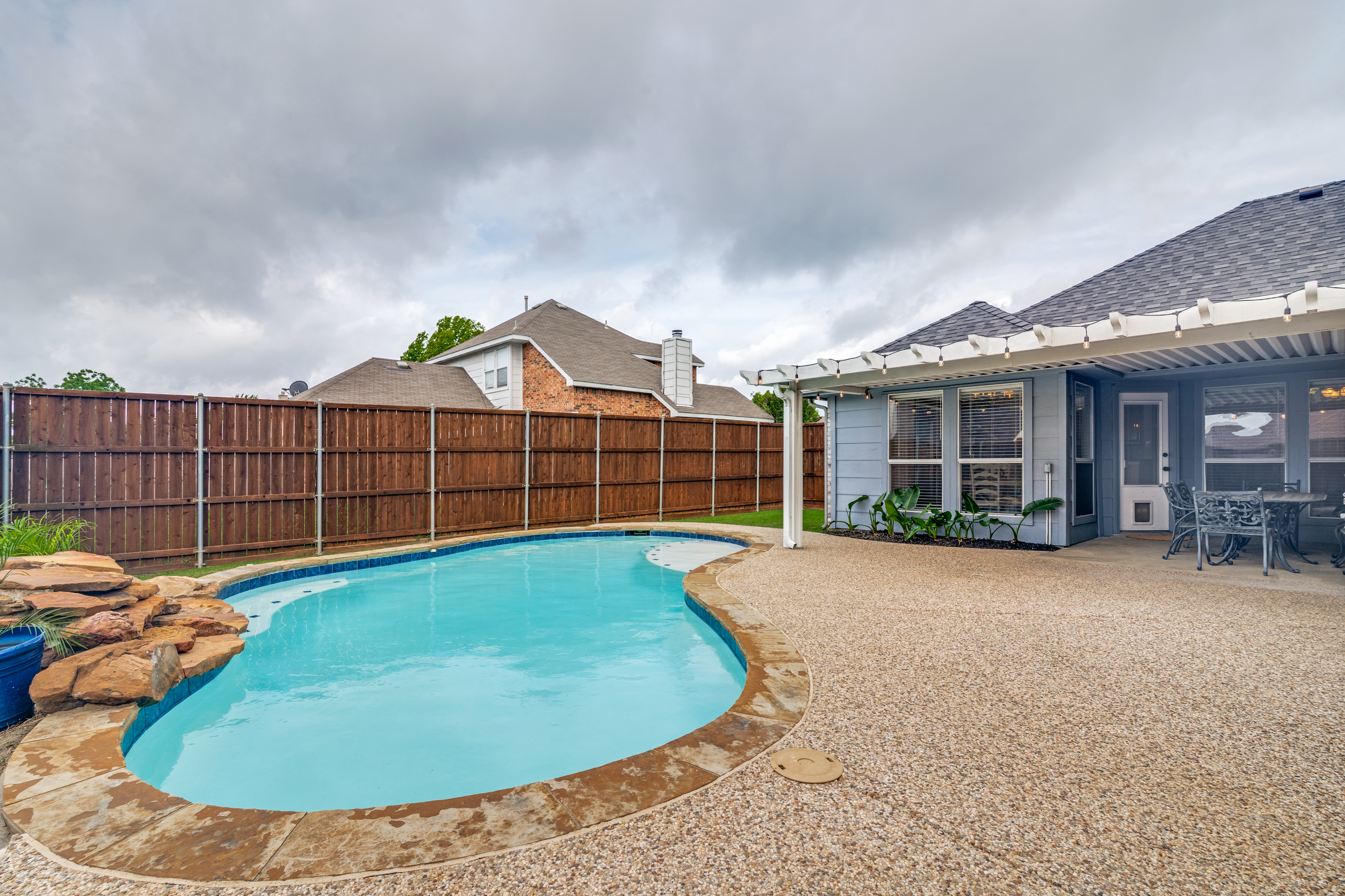  A Rockwall Pool Home That Checks the Boxes - 物件實景