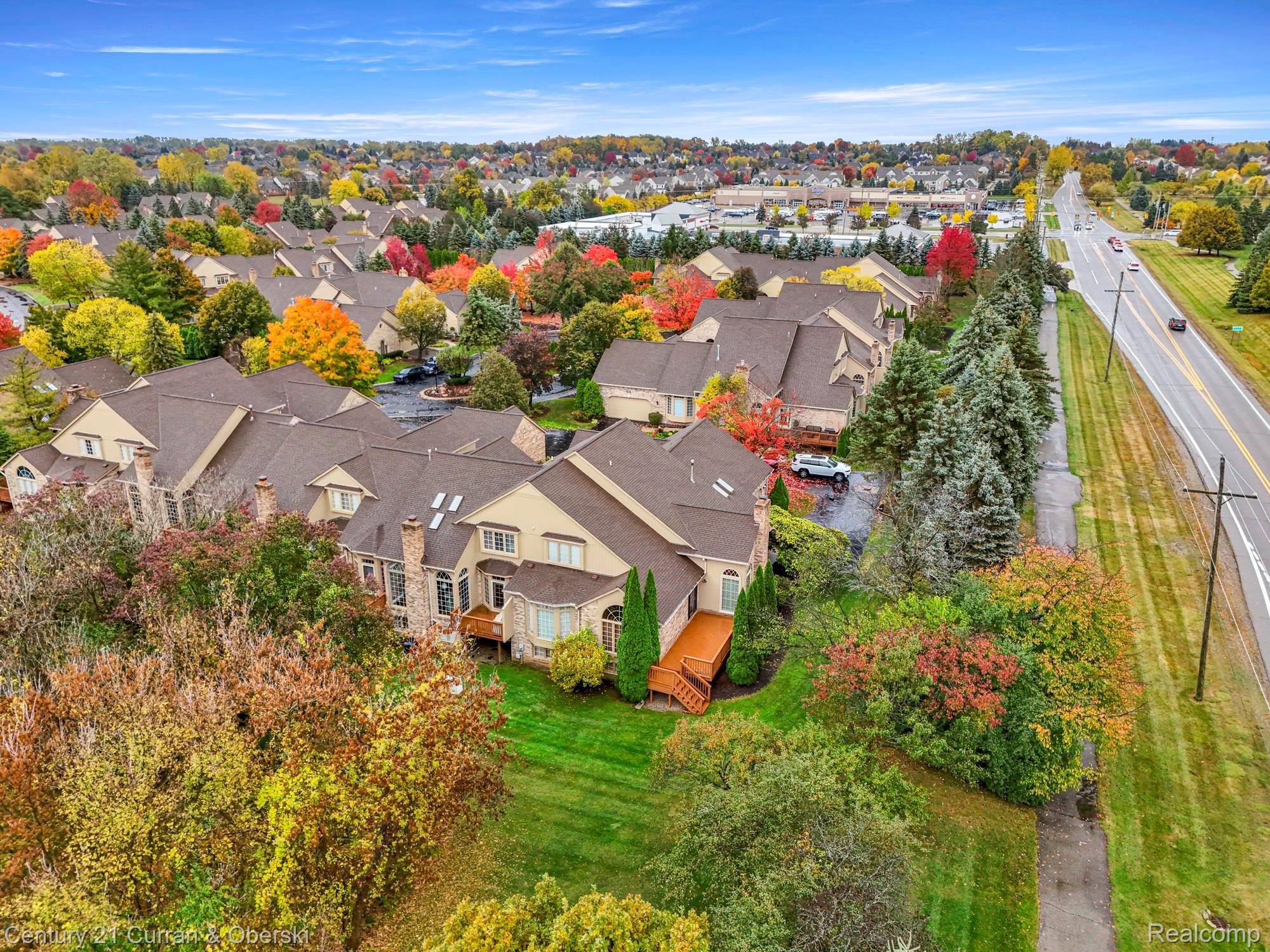 Shelby Charter Township, Michigan, 48316, United States, 2 Bedrooms Bedrooms, ,4 BathroomsBathrooms,Residential,For Sale,1977088