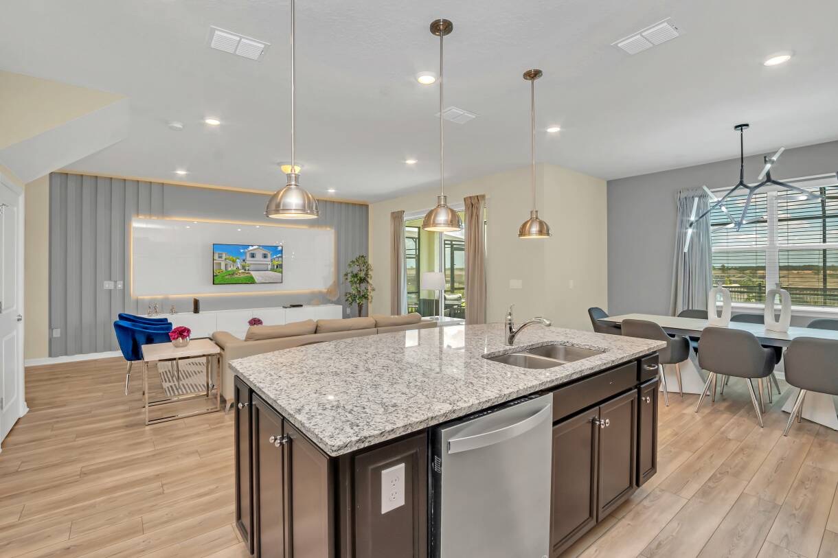 Davenport, Florida, 33897, United States, 5 Bedrooms Bedrooms, ,4 BathroomsBathrooms,Residential,For Sale,1975950