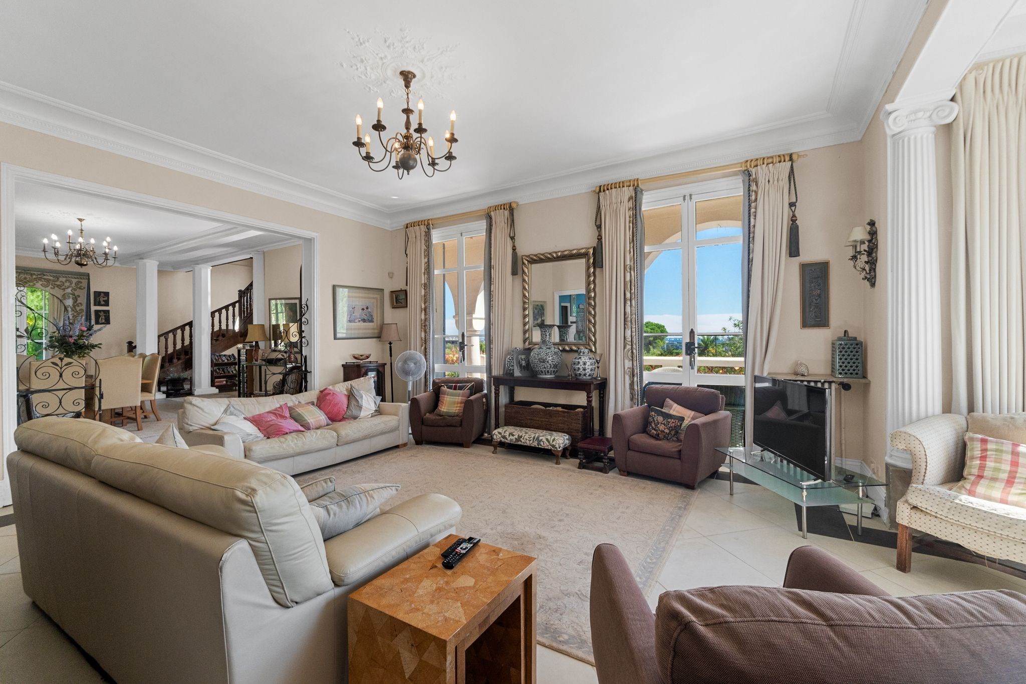 Mandelieu-la-Napoule Belle Époque estate with pool and guest house near Cannes - 物件實景