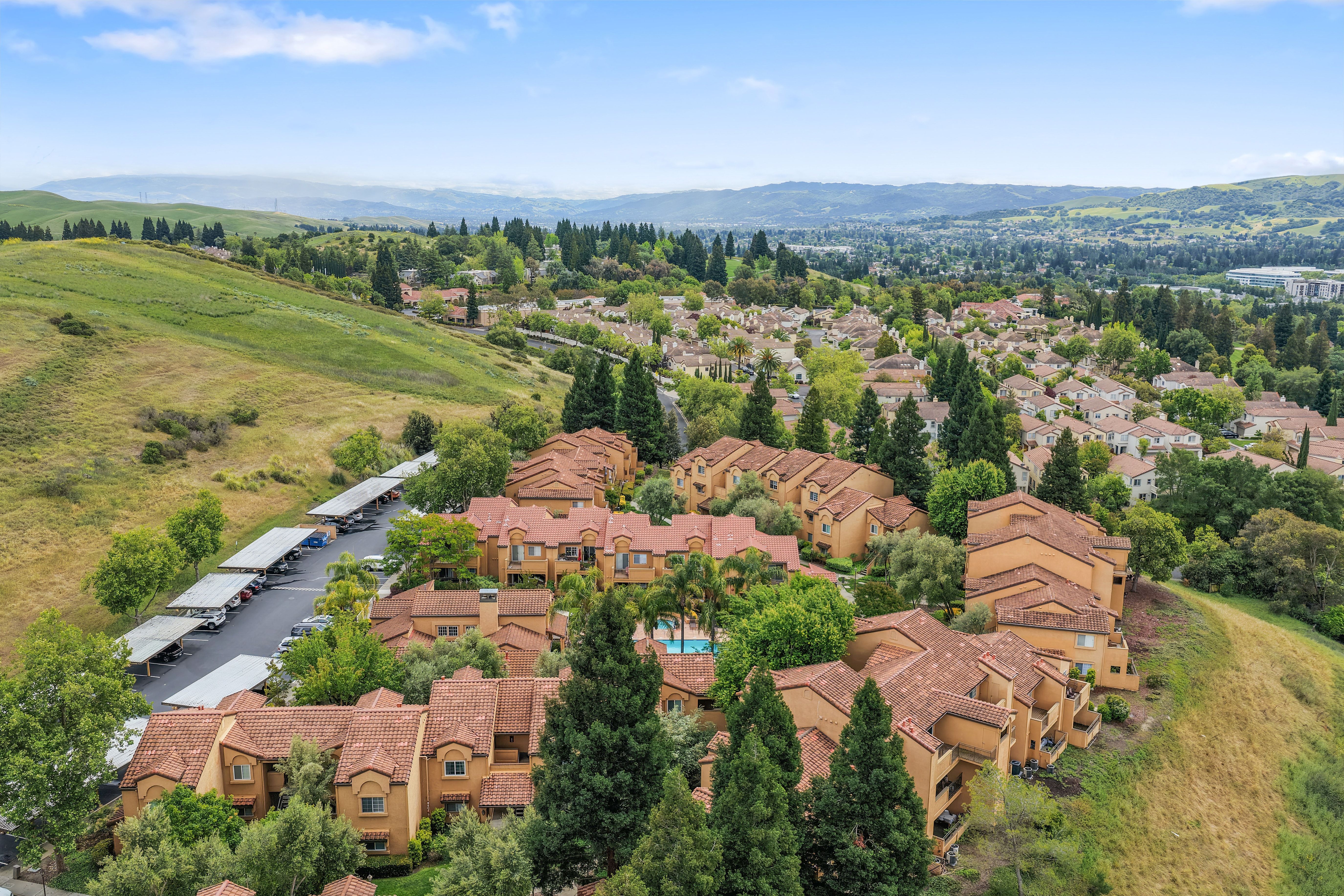  Top-Floor Luxury with Panoramic Canyon Lakes Views in Gated Siena Hills Retreat - 物件實景