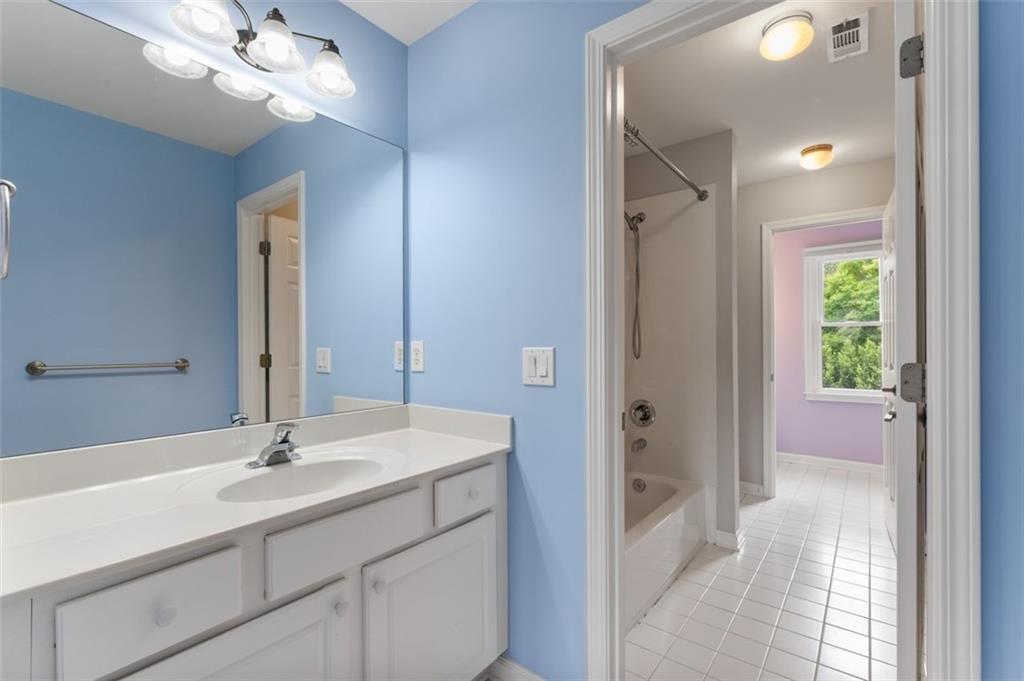 Smyrna, Georgia, 30080, United States, 4 Bedrooms Bedrooms, ,4 BathroomsBathrooms,Residential,For Sale,1805017