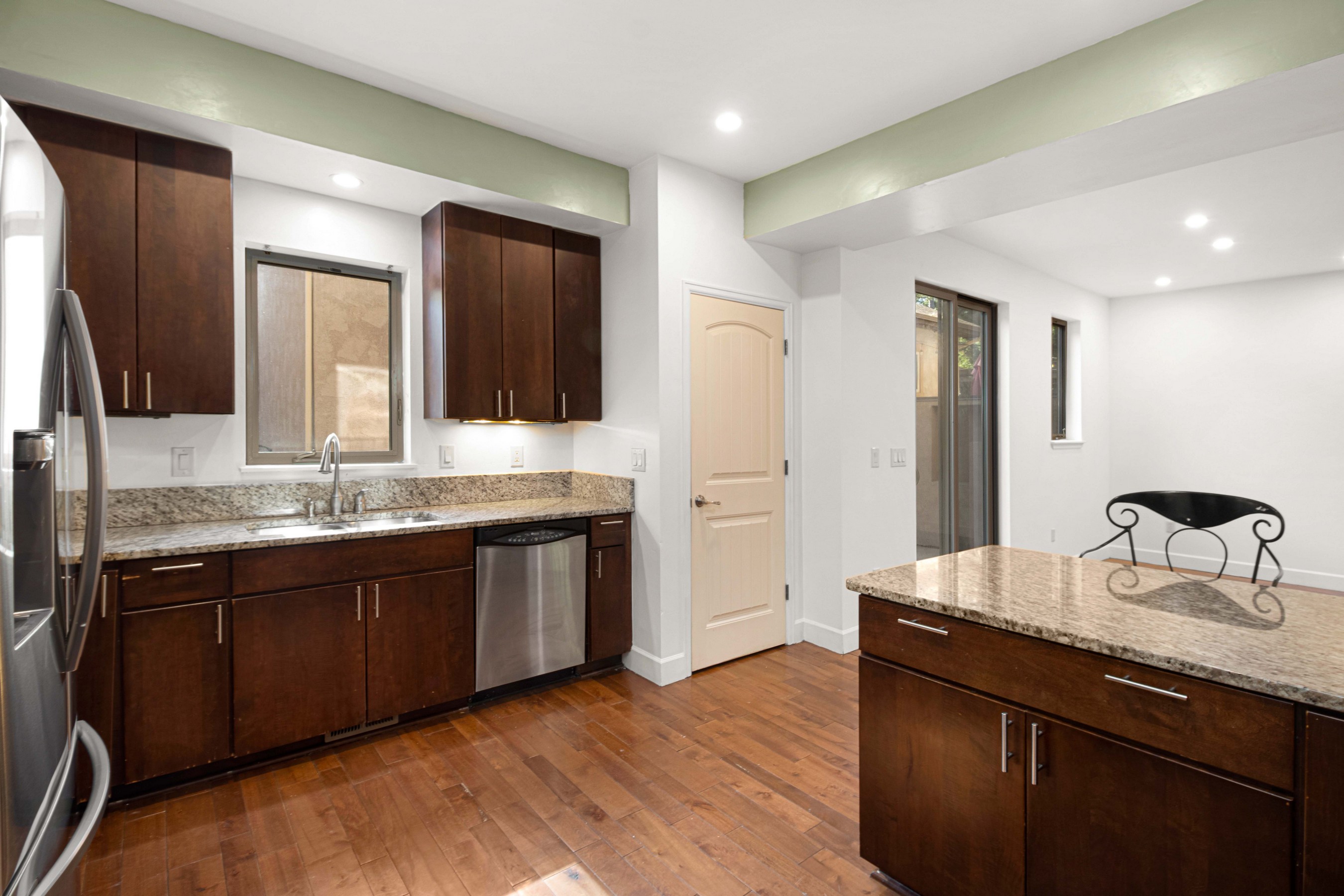  Exceptional Downtown Duplex Living - 物件實景