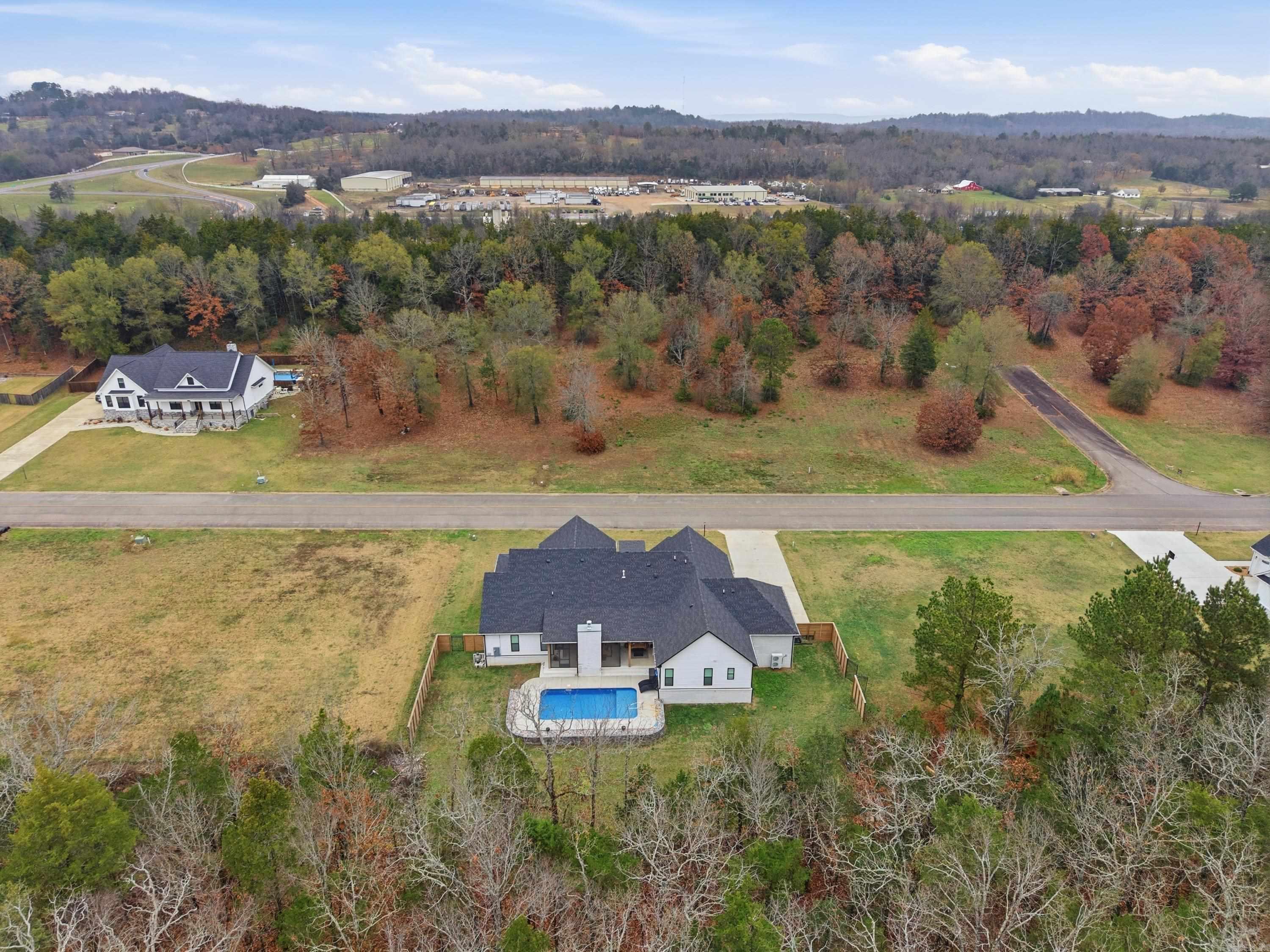 Morrilton, Arkansas, 72110, United States, 3 Bedrooms Bedrooms, ,4 BathroomsBathrooms,Residential,For Sale,2003394