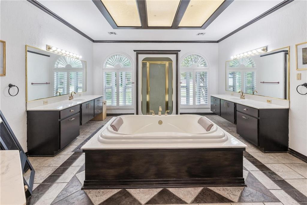 Corpus Christi, Texas, 78414, United States, 4 Bedrooms Bedrooms, ,5 BathroomsBathrooms,Residential,For Sale,1848351