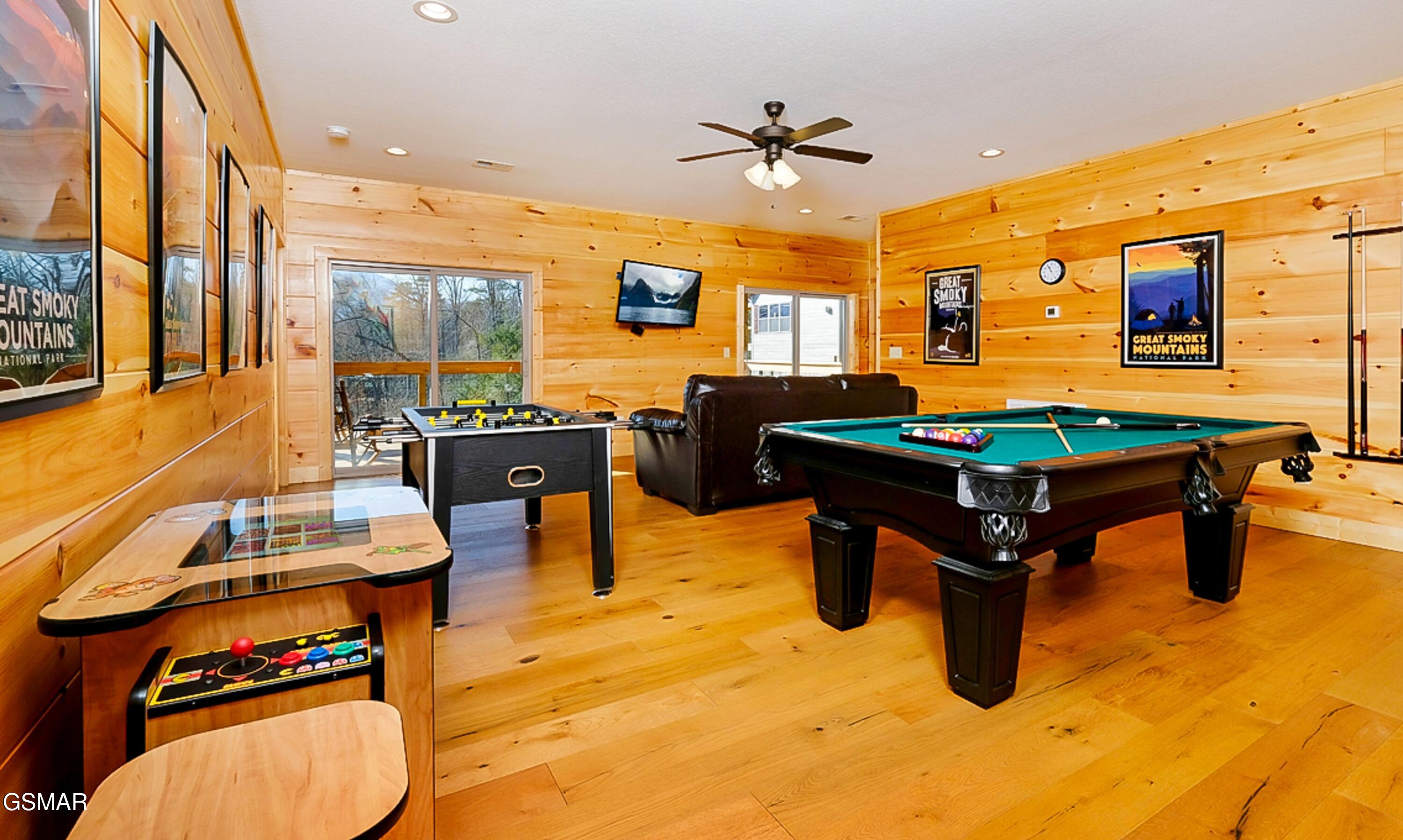 Gatlinburg, Tennessee, 37738, United States, 3 Bedrooms Bedrooms, ,4 BathroomsBathrooms,Residential,For Sale,2024067