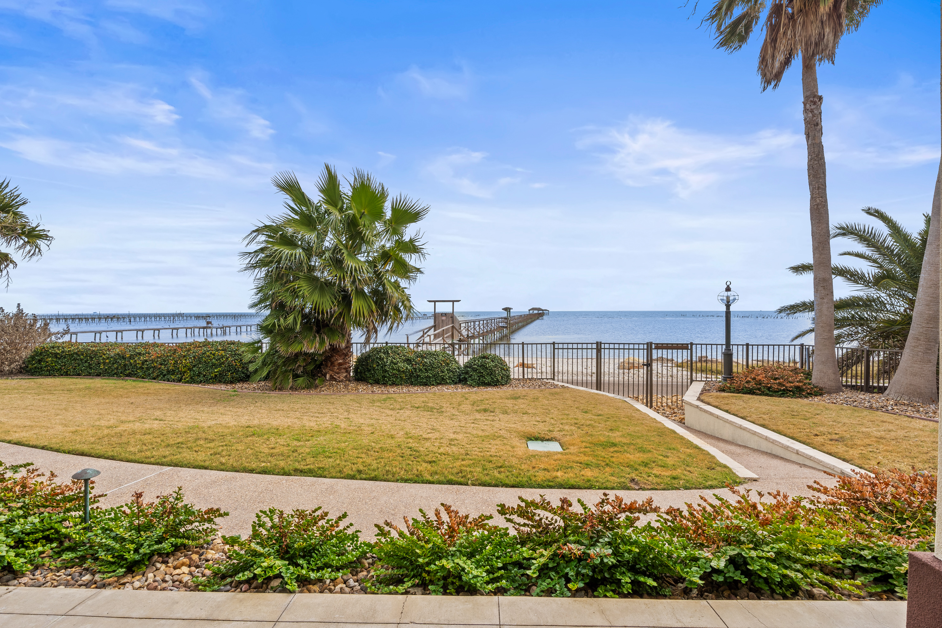  Luxurious Bayfront Estate With Pier - 物件實景