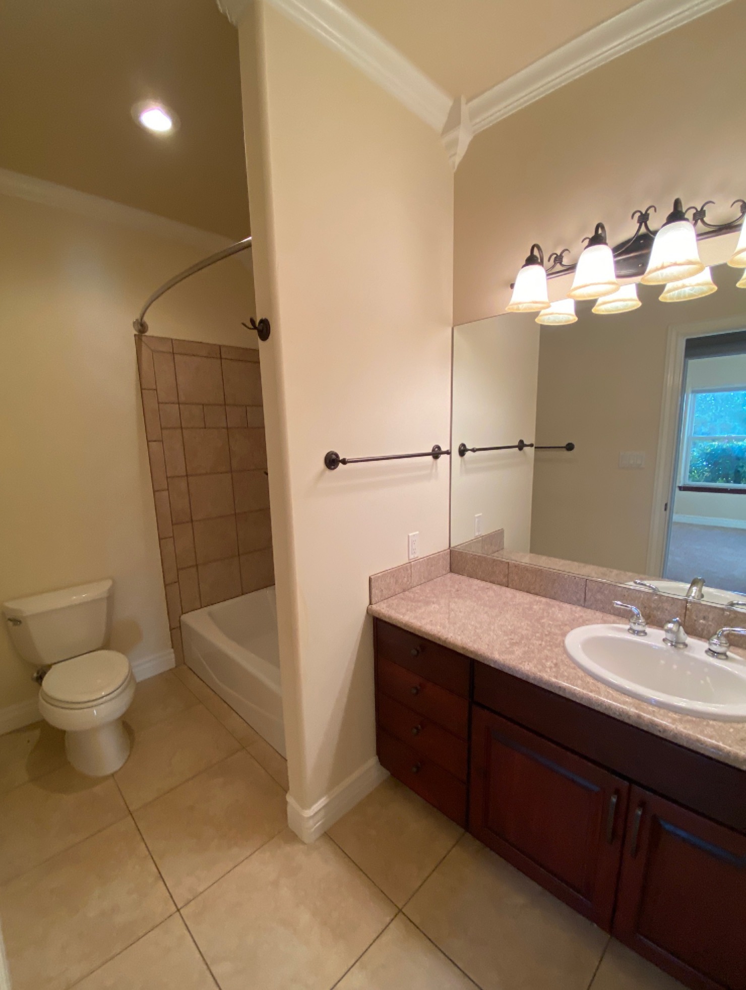 Farmington, New Mexico, 87402, United States, 4 Bedrooms Bedrooms, ,4 BathroomsBathrooms,Residential,For Sale,2005186