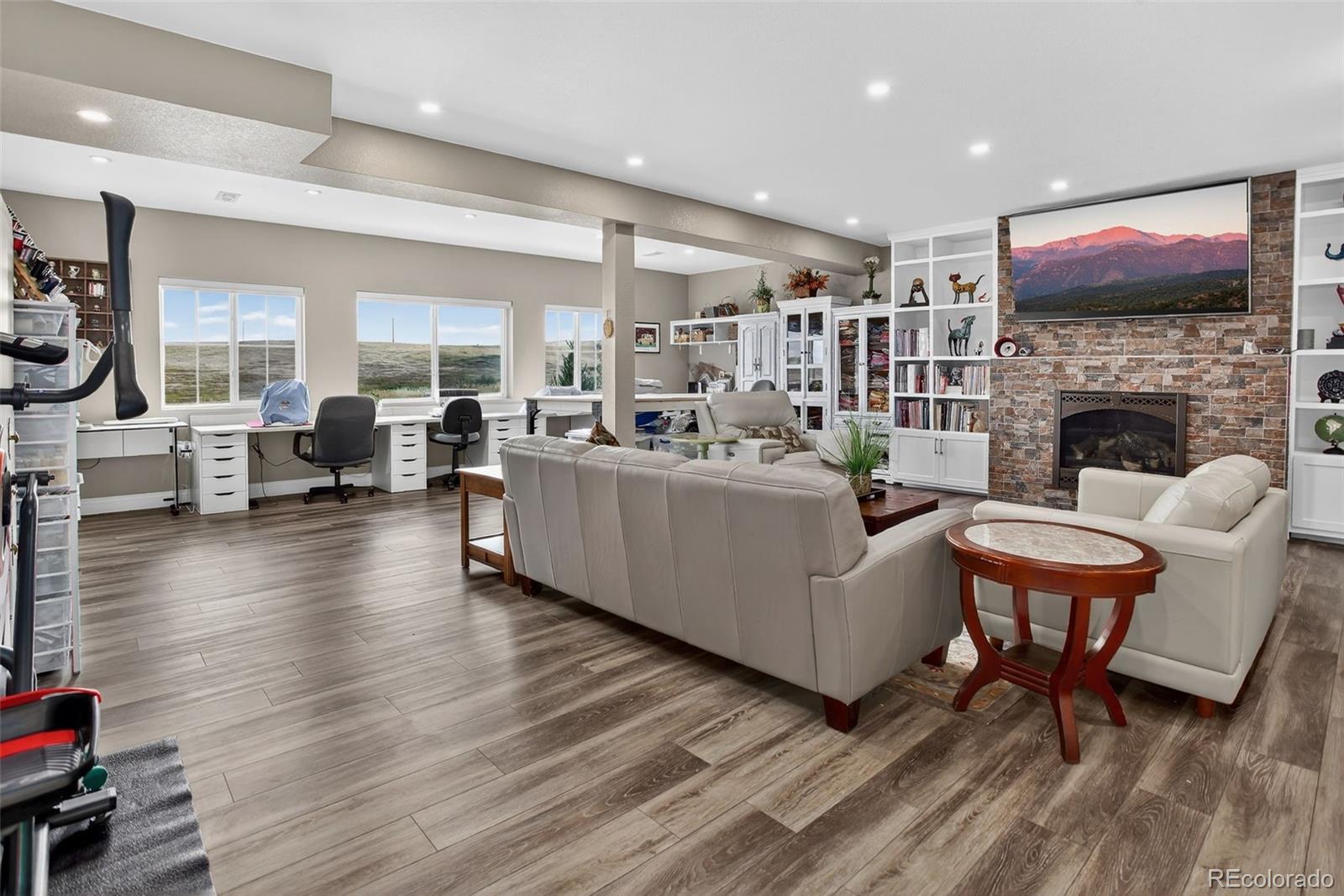 Littleton, Colorado, 80125, United States, 4 Bedrooms Bedrooms, ,3 BathroomsBathrooms,Residential,For Sale,1940940