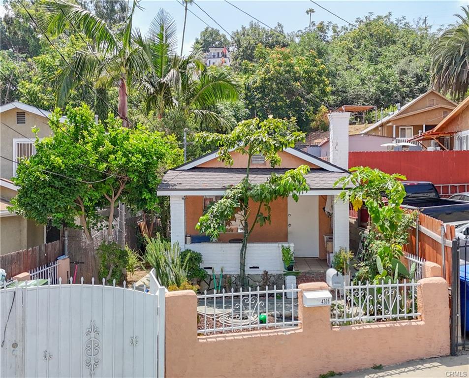Los Angeles, California, 90032, United States, 3 Bedrooms Bedrooms, ,Residential,For Sale,1895183