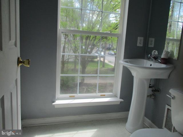 Laurel, Maryland, 20724, United States, 3 Bedrooms Bedrooms, ,4 BathroomsBathrooms,Residential,For Sale,1870862