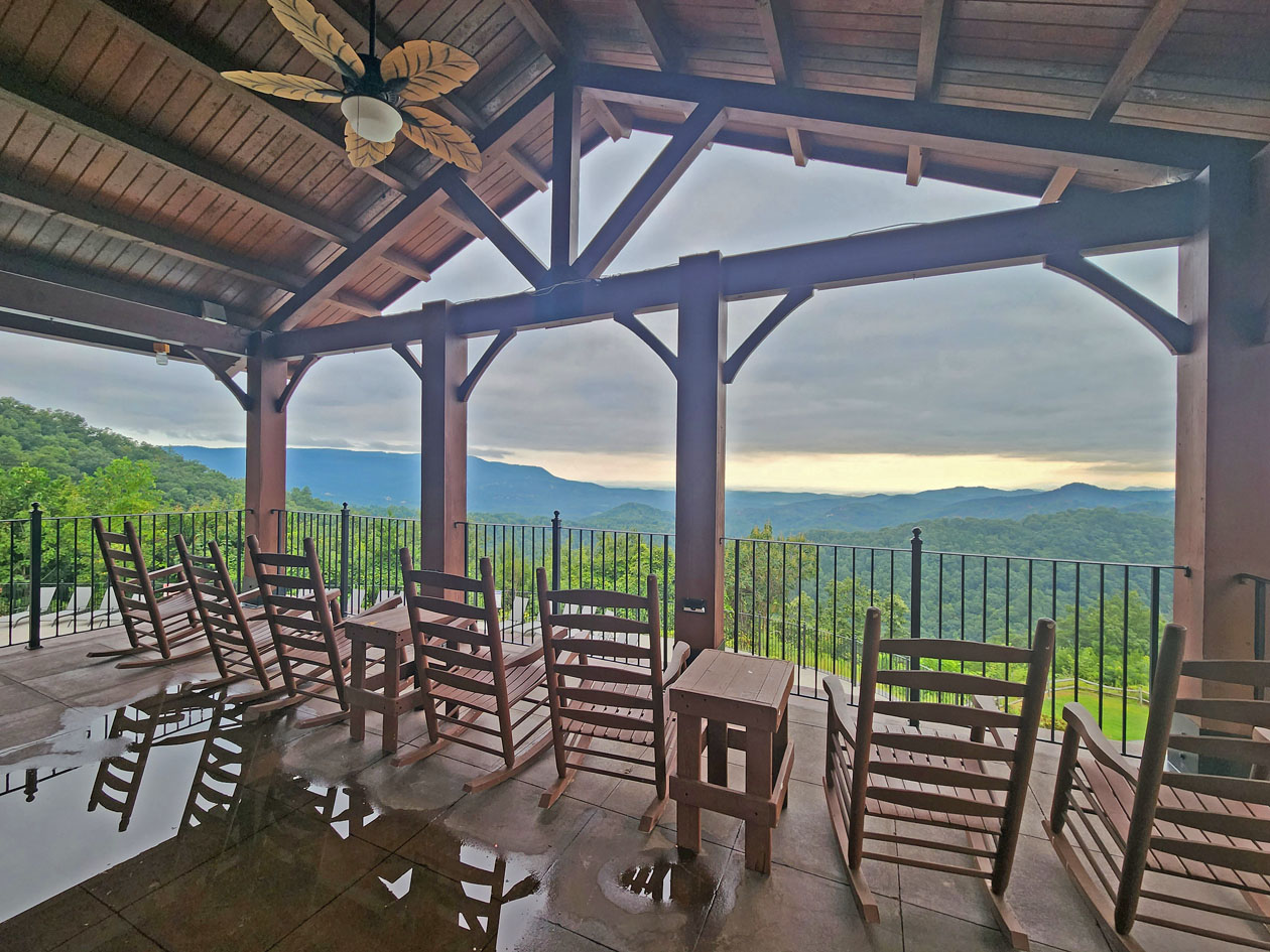 Sevierville, Tennessee, 37862, United States, 3 Bedrooms Bedrooms, ,3 BathroomsBathrooms,Residential,For Sale,1902970