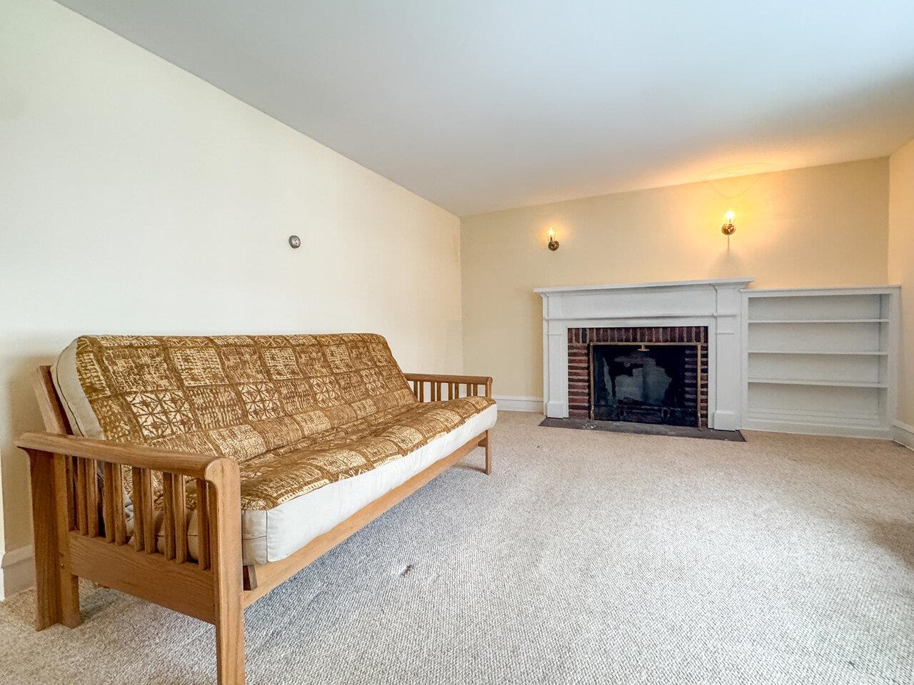 Burlington, Vermont, 05401, United States, 6 Bedrooms Bedrooms, ,2 BathroomsBathrooms,Residential,For Sale,1729174