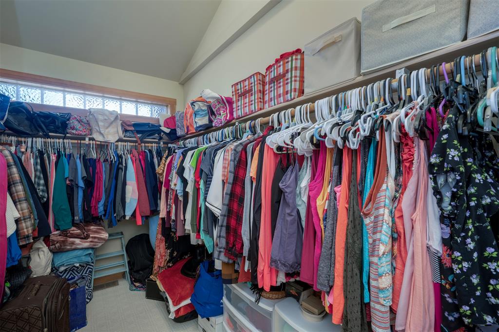 Polson, Montana, 59860, United States, 4 Bedrooms Bedrooms, ,4 BathroomsBathrooms,Residential,For Sale,1930633