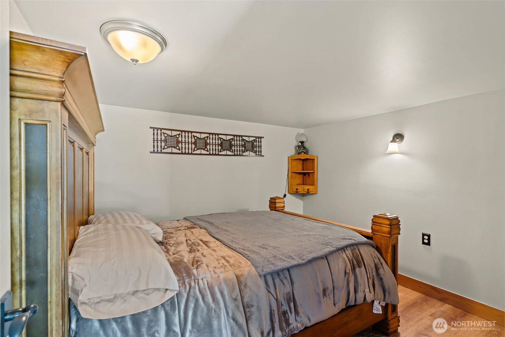 Ellensburg, Washington, 98926, United States, 3 Bedrooms Bedrooms, ,2 BathroomsBathrooms,Residential,For Sale,1881780
