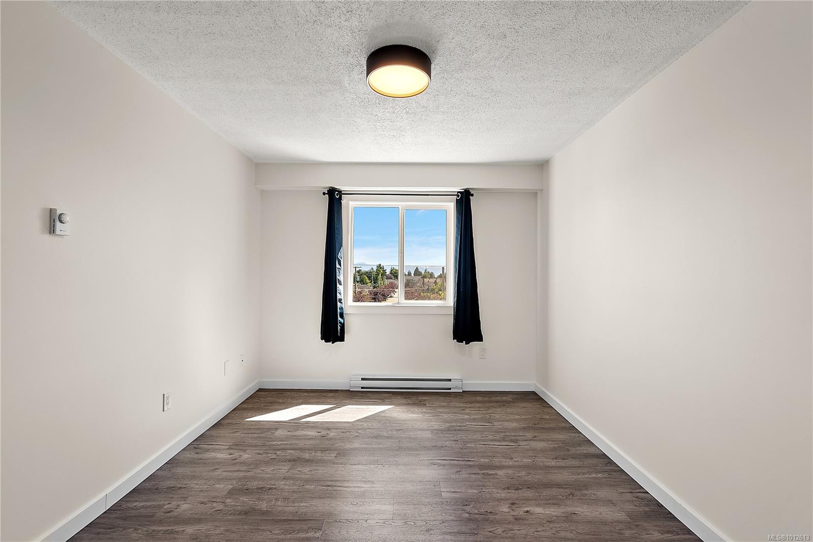 ESQUIMALT, British Columbia, V9A 3N4, CA, 3 Bedrooms Bedrooms, ,Residential,For Sale,1951160