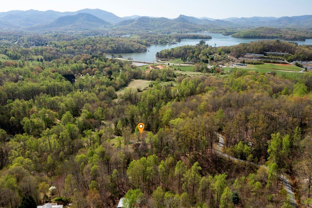 Hayesville, North Carolina, 28904, United States, 3 Bedrooms Bedrooms, ,4 BathroomsBathrooms,Residential,For Sale,1924483