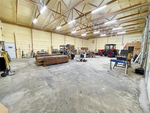 Tahlequah, Oklahoma, 74464, United States, 4 Bedrooms Bedrooms, ,4 BathroomsBathrooms,Residential,For Sale,1984008