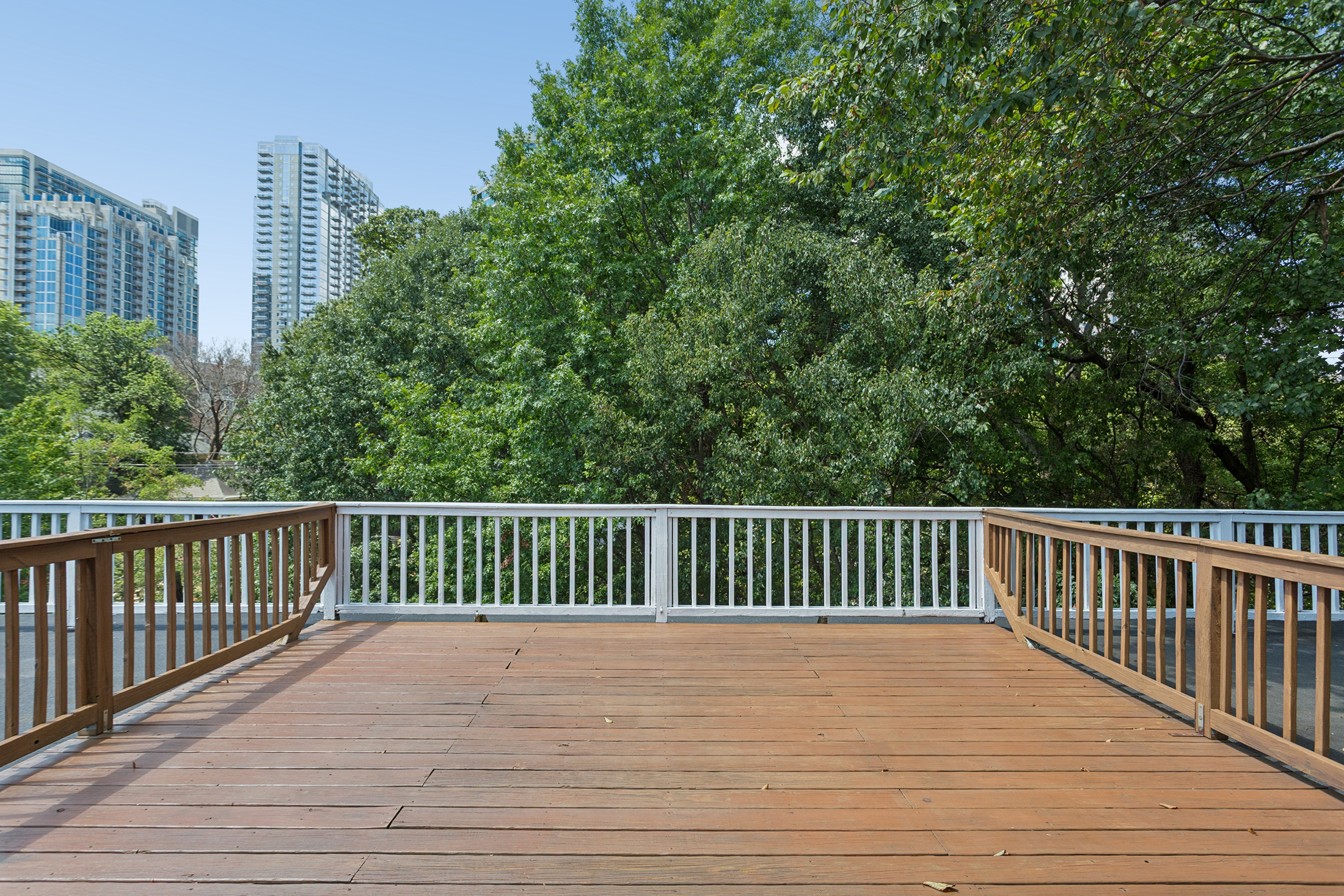  Spacious Midtown Condo with a Rooftop Patio, Storage Unit, and Bonus Room - 物件實景