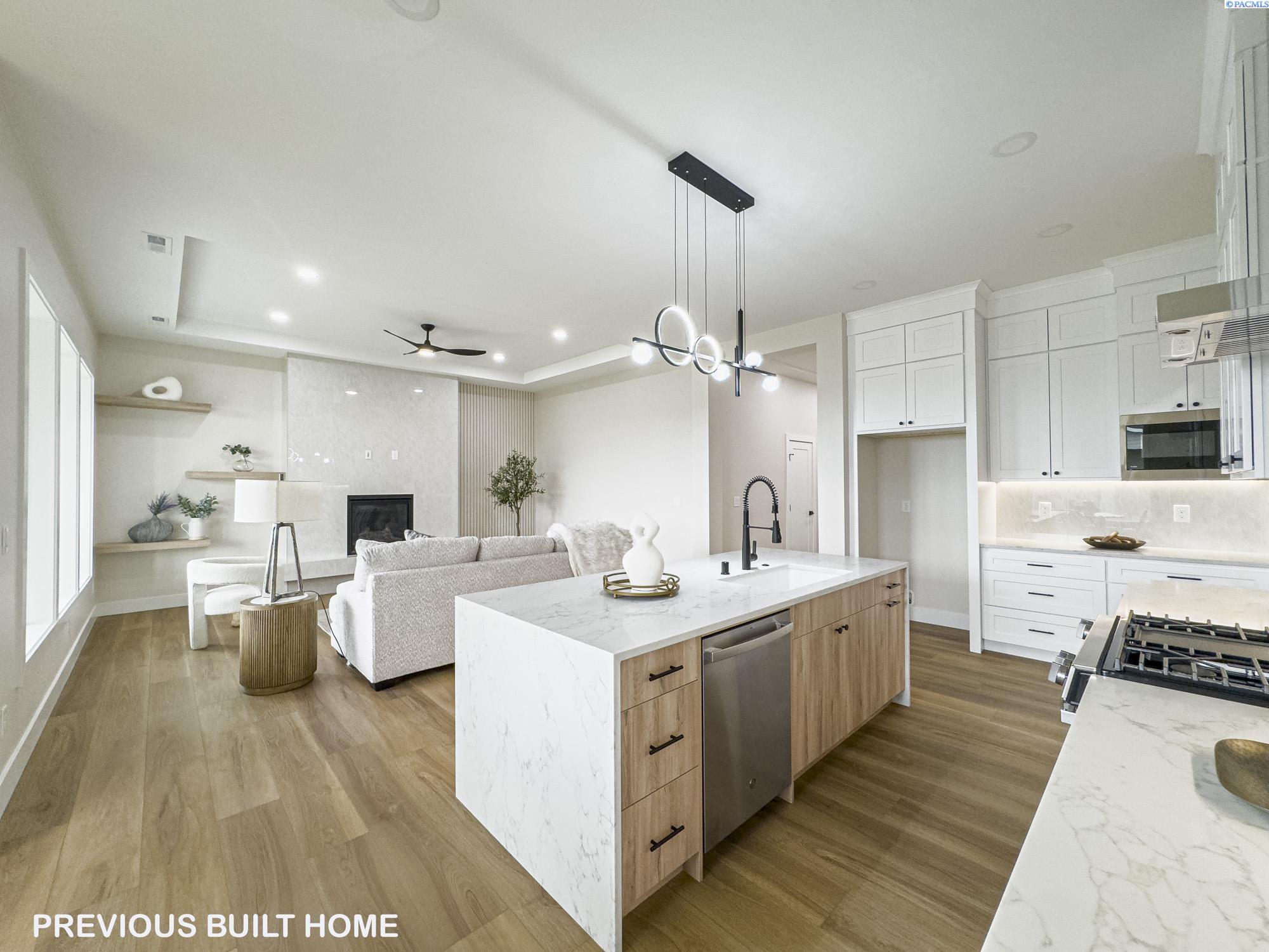 Richland, Washington, 99352, United States, 4 Bedrooms Bedrooms, ,3 BathroomsBathrooms,Residential,For Sale,1918279