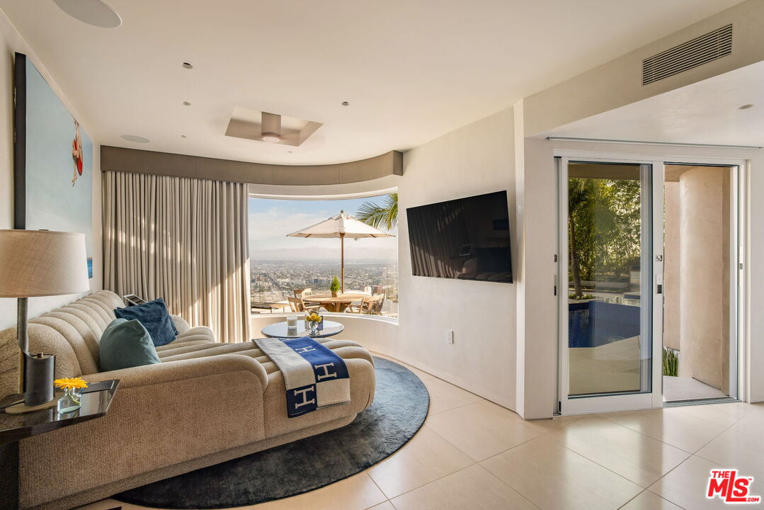 Los Angeles, California, 90046, United States, 3 Bedrooms Bedrooms, ,3 BathroomsBathrooms,Residential,For Sale,1908229