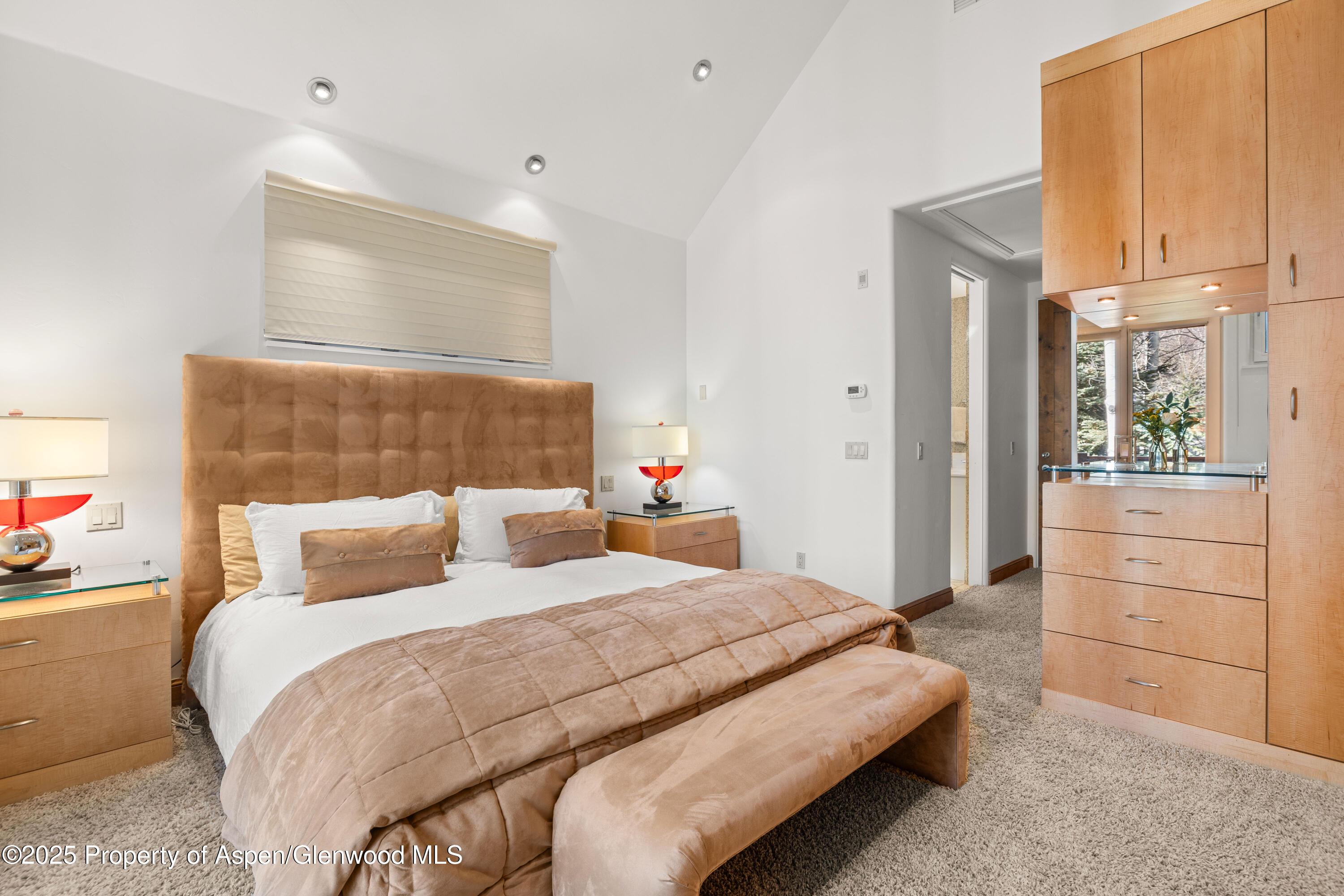 Aspen, Colorado, 81611, United States, 4 Bedrooms Bedrooms, ,5 BathroomsBathrooms,Residential,For Sale,1998129