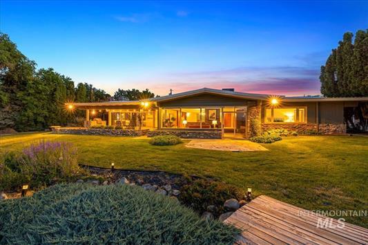 Caldwell, Idaho, 83605, United States, 2 Bedrooms Bedrooms, ,3 BathroomsBathrooms,Residential,For Sale,1979980