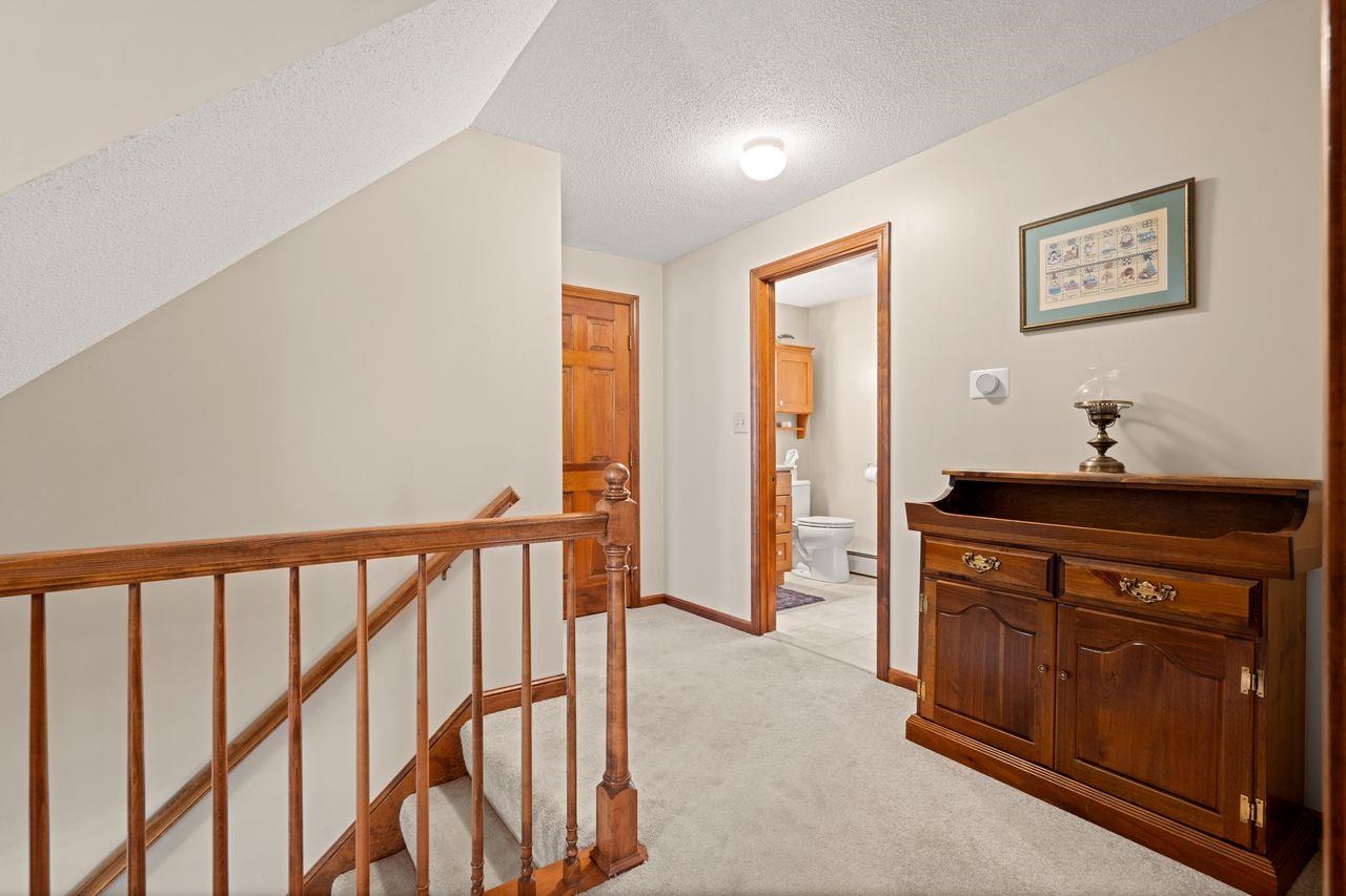 Hooksett, New Hampshire, 03106, United States, 3 Bedrooms Bedrooms, ,2 BathroomsBathrooms,Residential,For Sale,1897841