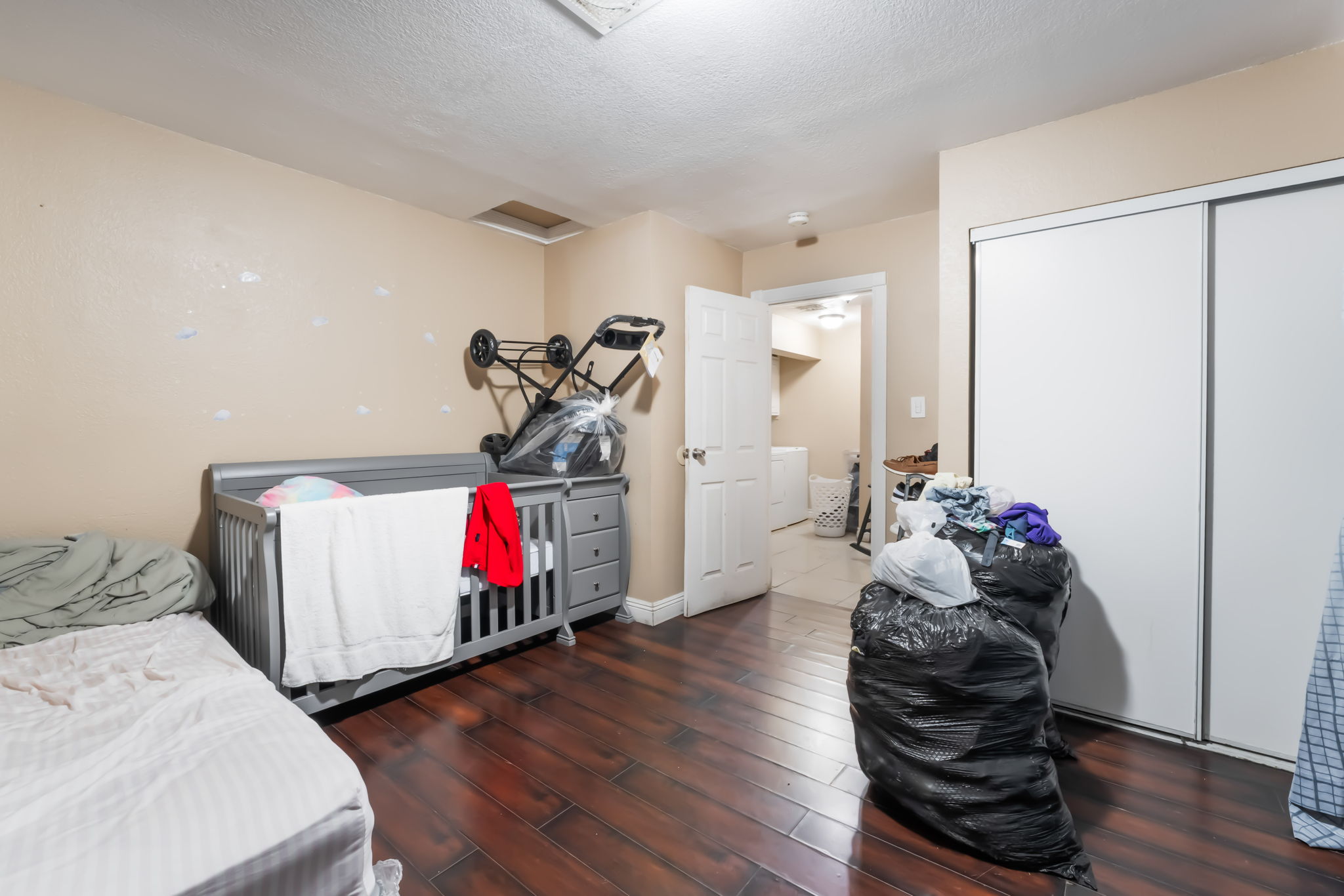 Las Vegas, Nevada, 89104, United States, 4 Bedrooms Bedrooms, ,2 BathroomsBathrooms,Residential,For Sale,1924151
