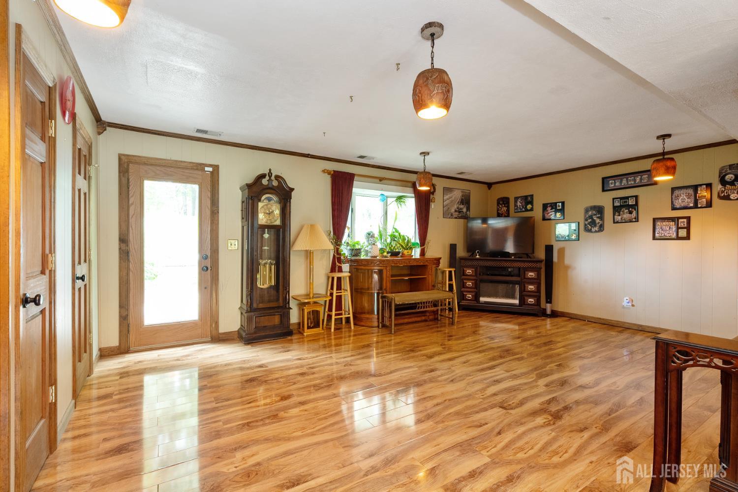 North Brunswick, New Jersey, 08902, United States, 4 Bedrooms Bedrooms, ,3 BathroomsBathrooms,Residential,For Sale,1979106