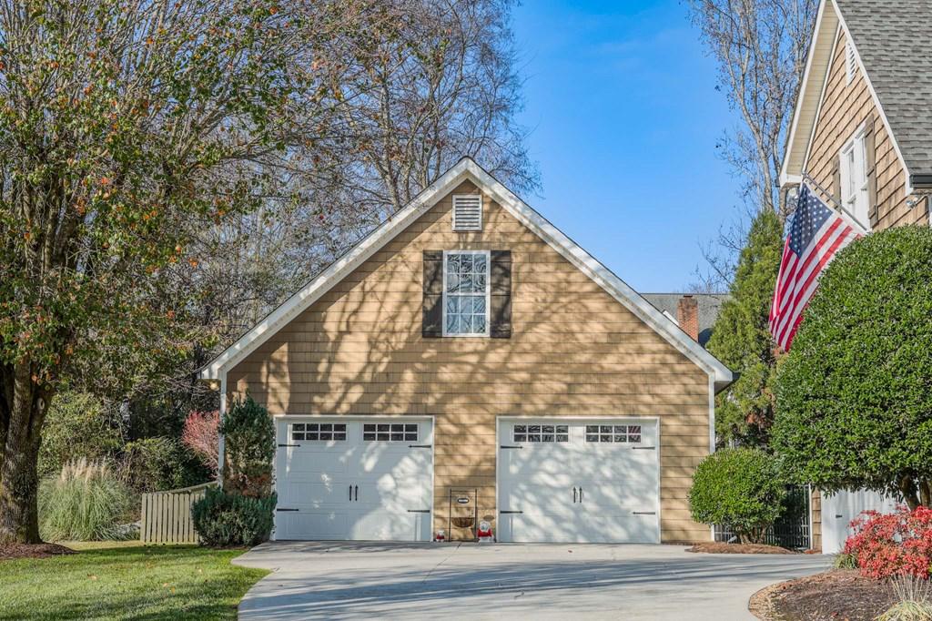 DALTON, Georgia, 30720, United States, 4 Bedrooms Bedrooms, ,4 BathroomsBathrooms,Residential,For Sale,2003034