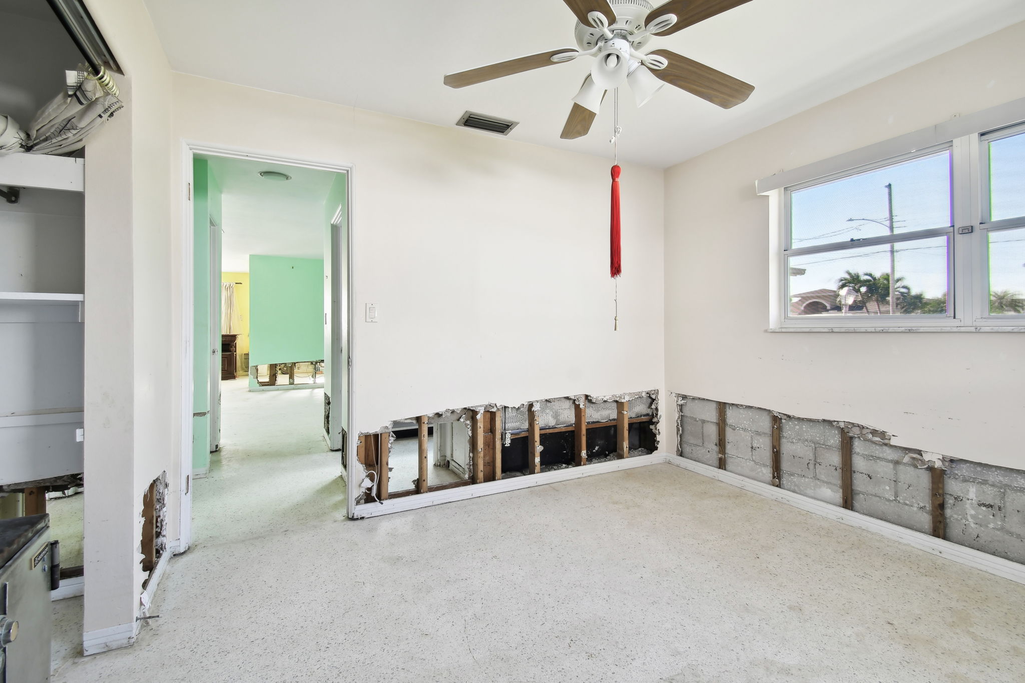 Madeira Beach, Florida, 33708, United States, 3 Bedrooms Bedrooms, ,2 BathroomsBathrooms,Residential,For Sale,1943278