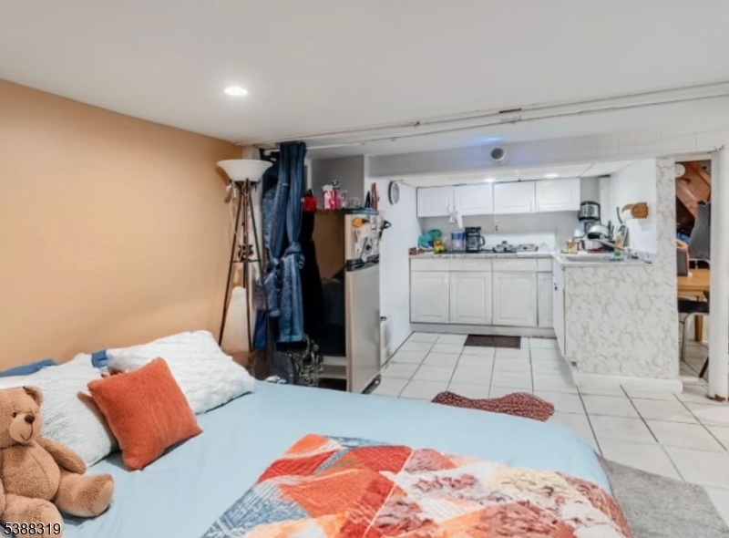 Elizabeth City, New Jersey, 07206, United States, 2 Bedrooms Bedrooms, ,3 BathroomsBathrooms,Residential,For Sale,1992844