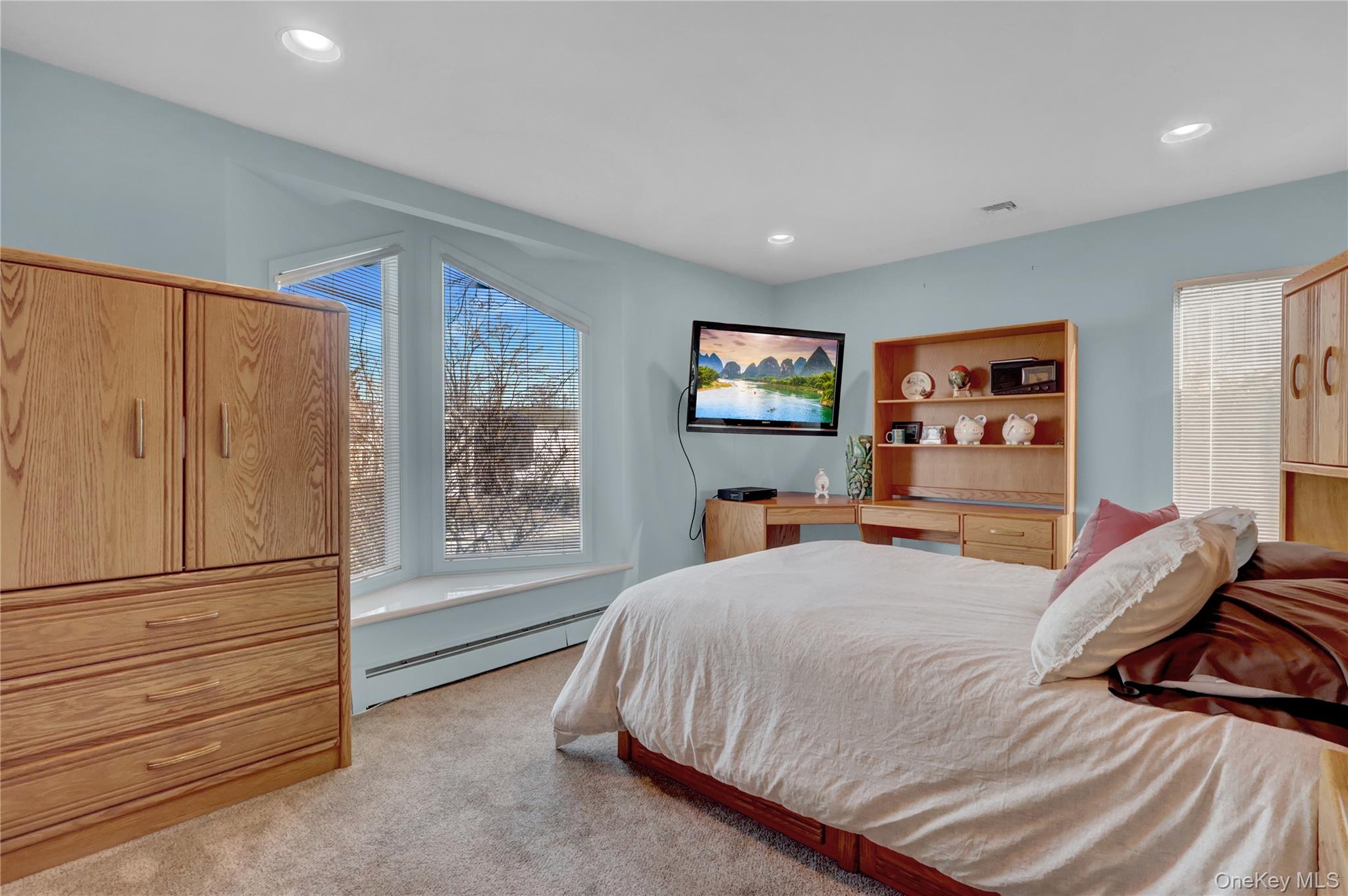 Bellmore, New York, 11710, United States, 4 Bedrooms Bedrooms, ,3 BathroomsBathrooms,Residential,For Sale,2013252